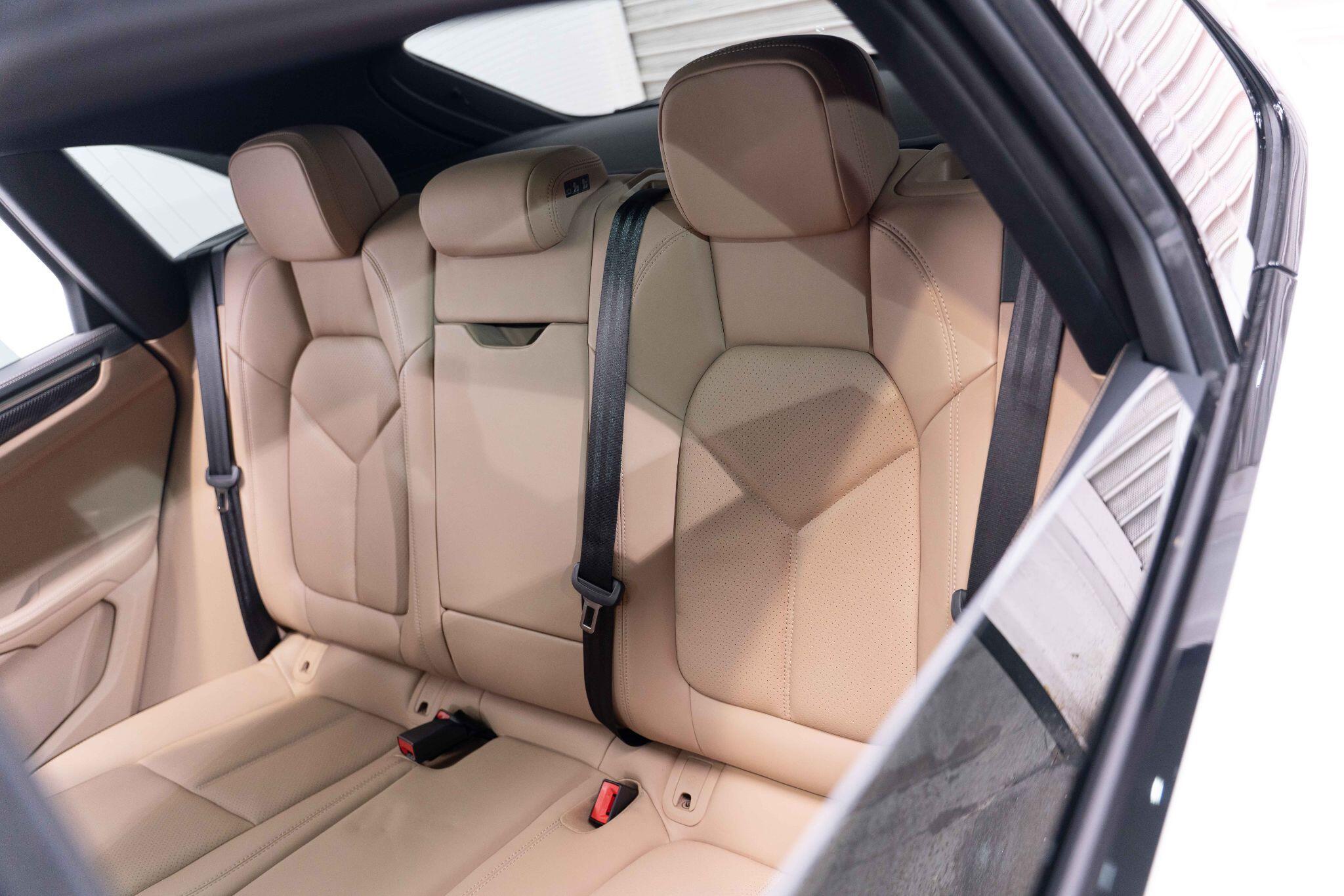 Porsche Macan - Image 22