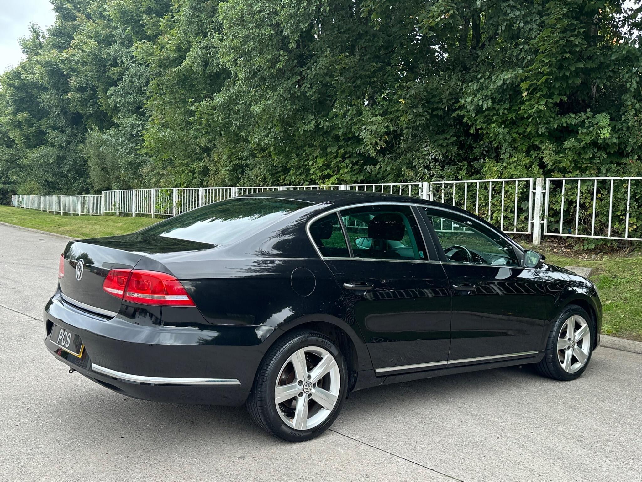 Volkswagen Passat - Image 13