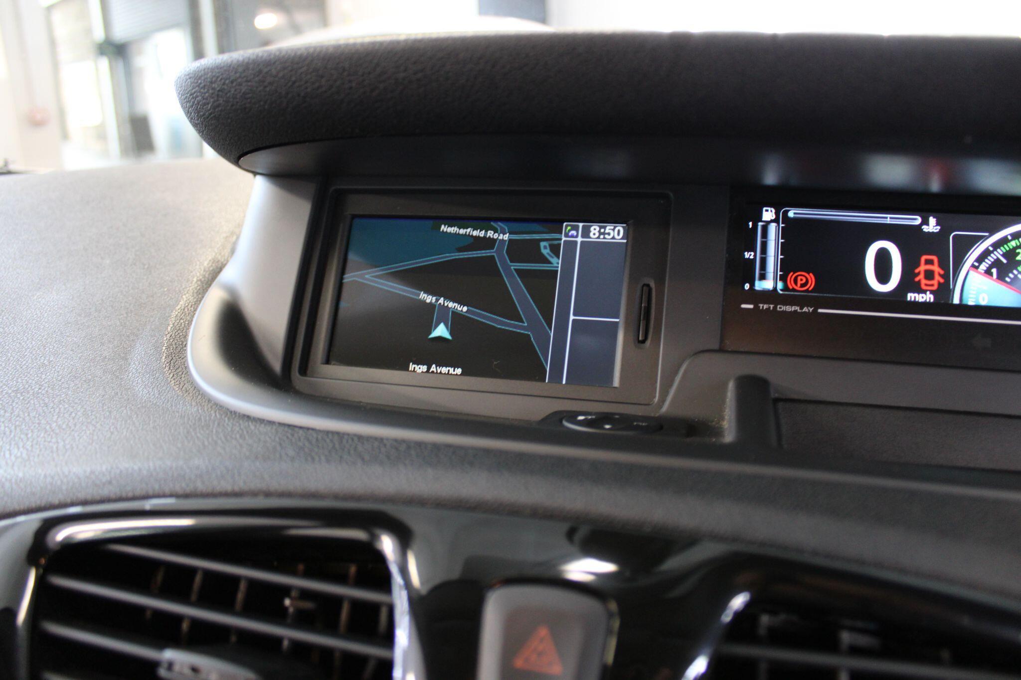 Renault Scenic - Image 13