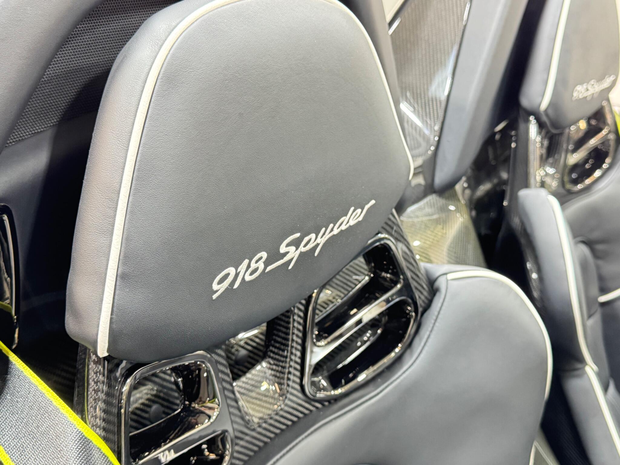 Porsche 918 - Image 12