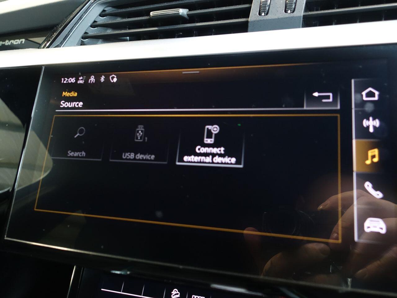 Audi E-Tron - Image 35