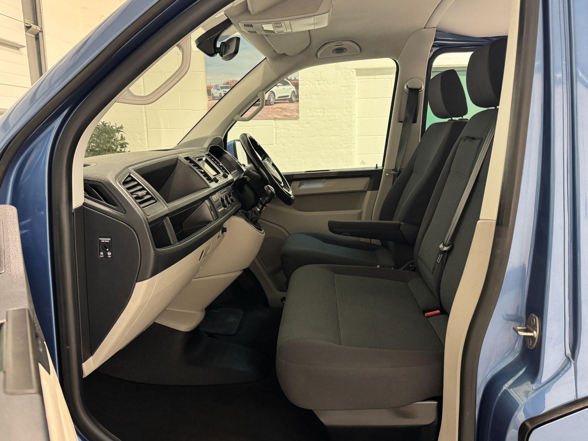 Volkswagen Transporter - Image 53