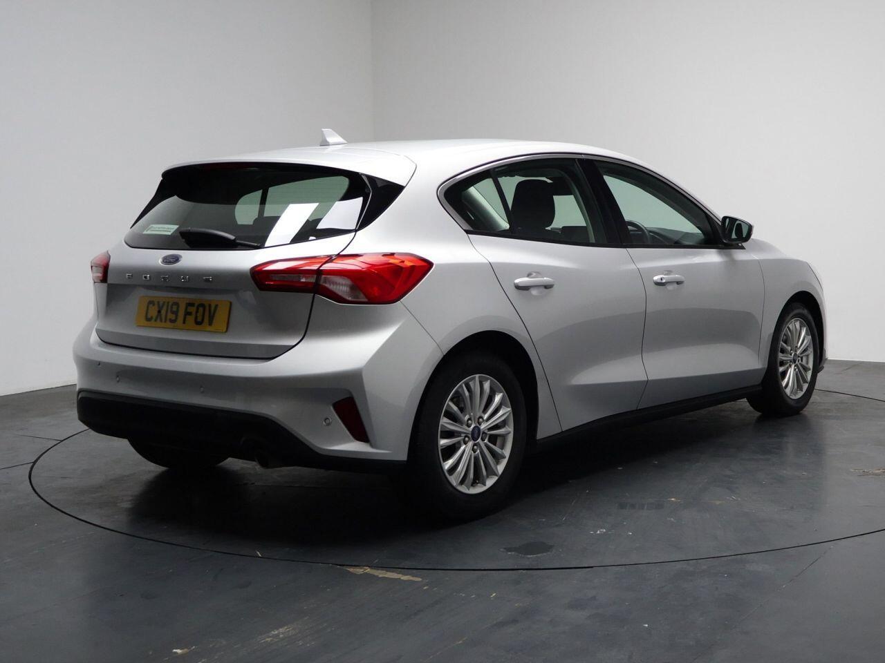 Ford Focus - Image 19