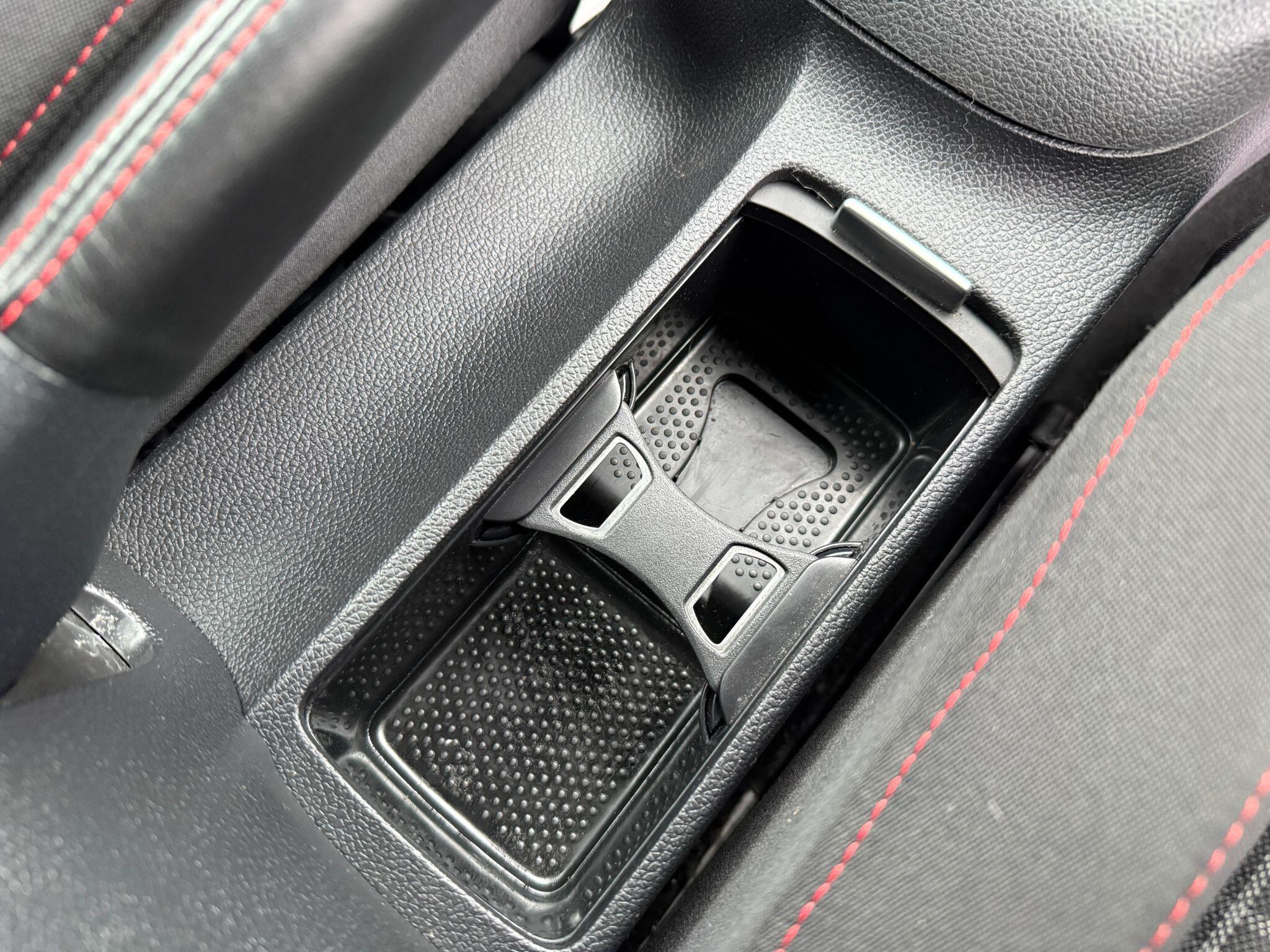 Volkswagen Golf - Image 54