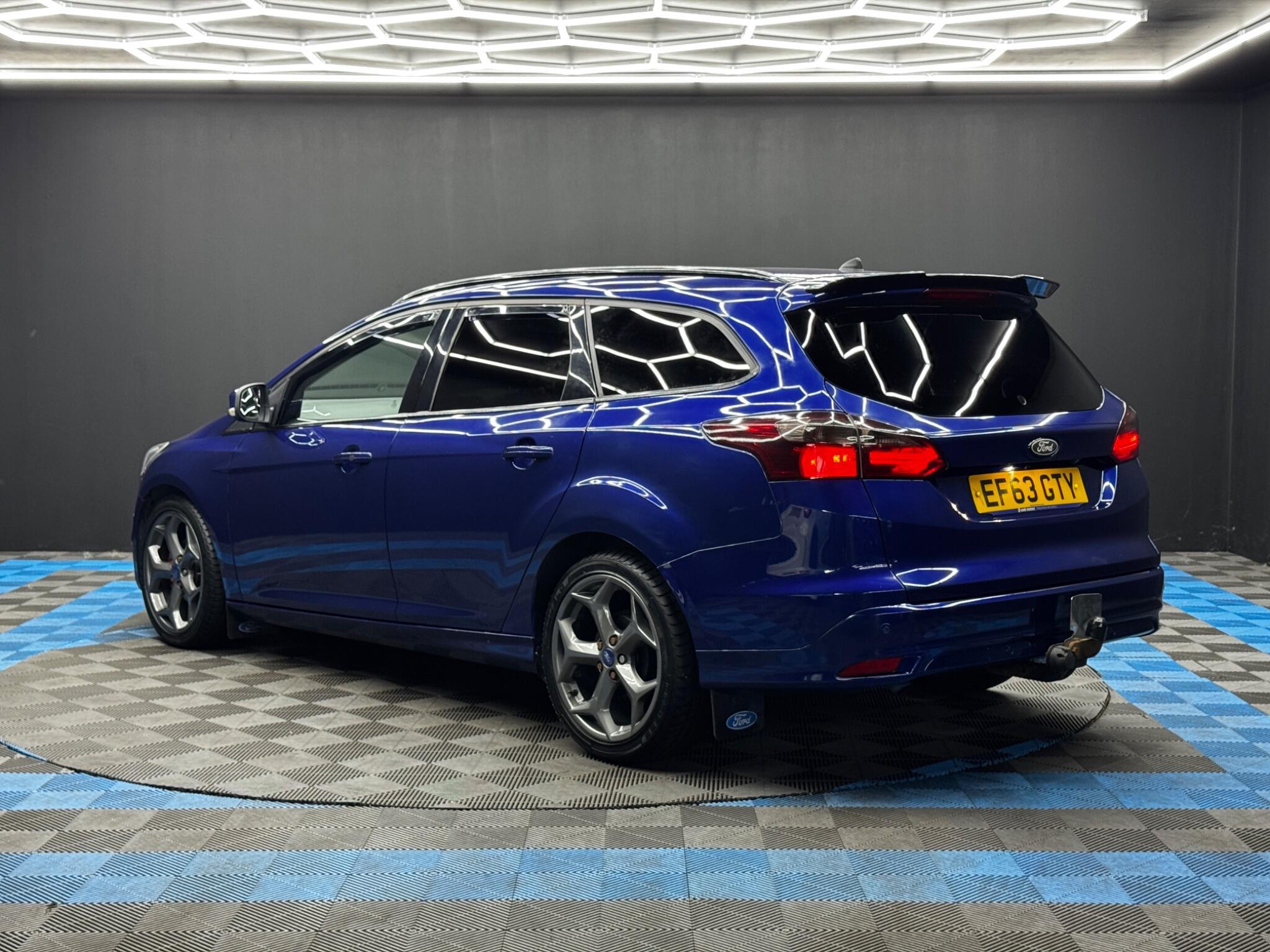 Ford Focus - Image 7