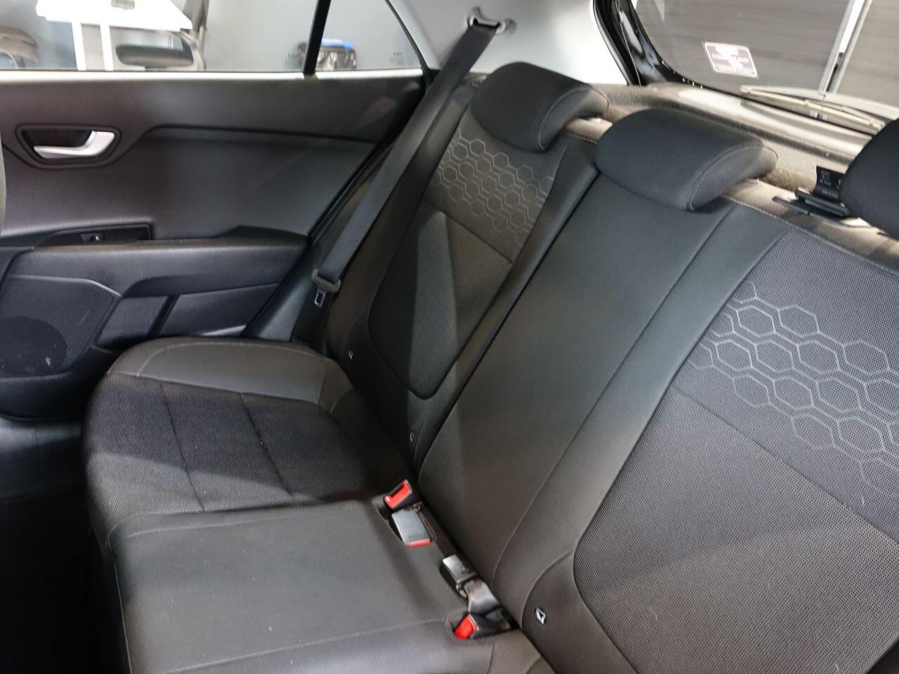 Kia Rio - Image 17