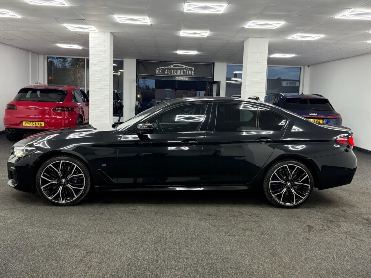 BMW 5 Series - Image 10