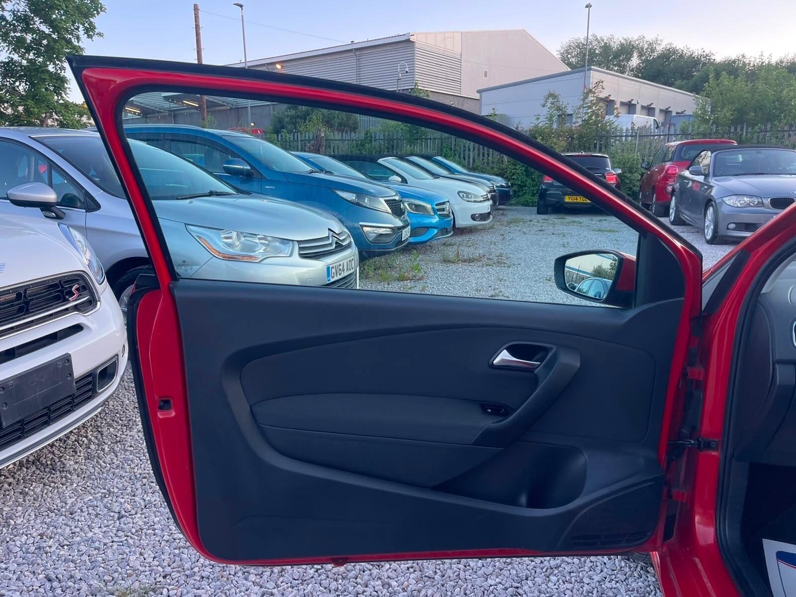 Volkswagen Polo - Image 12