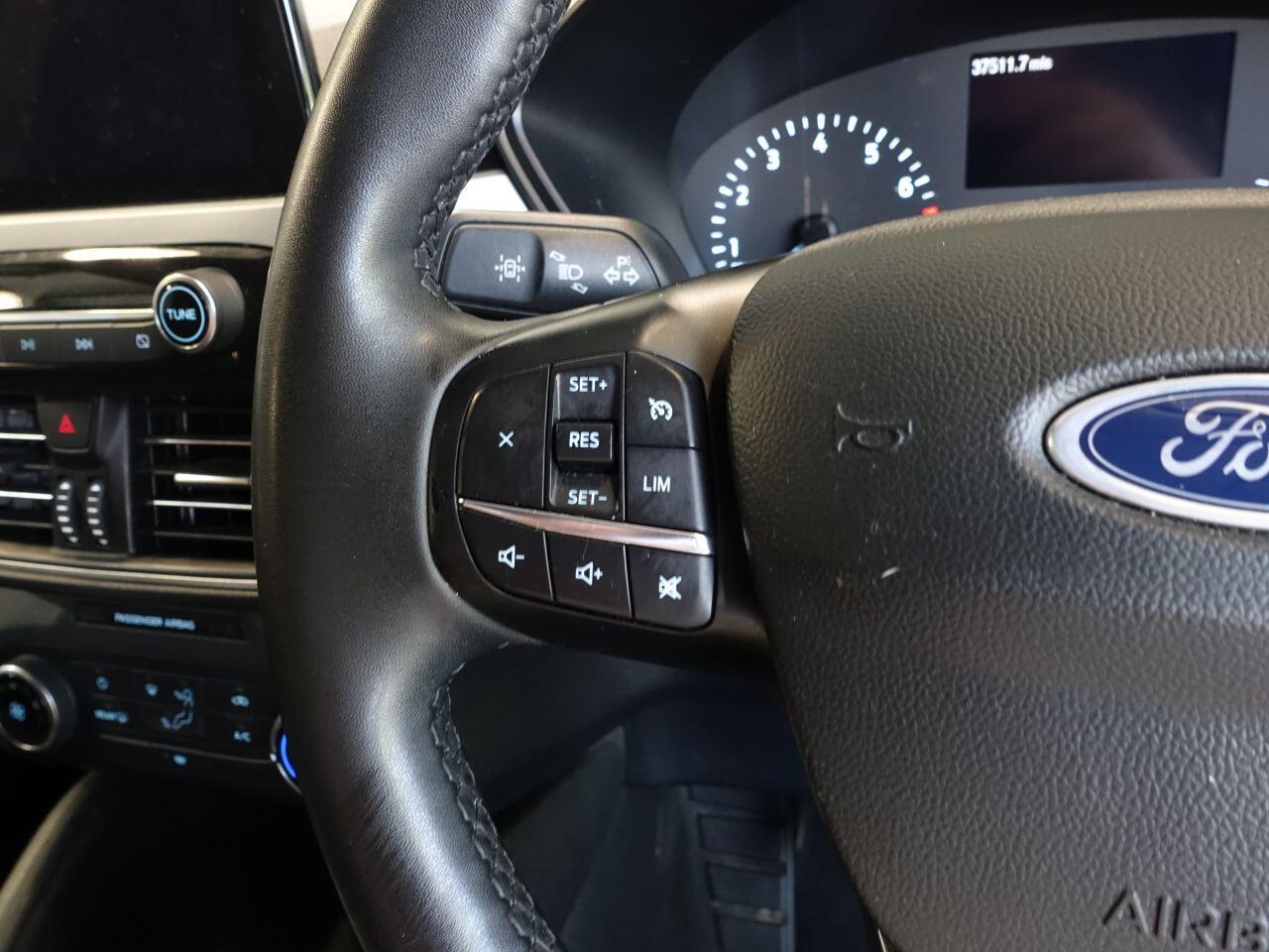 Ford Kuga - Image 20