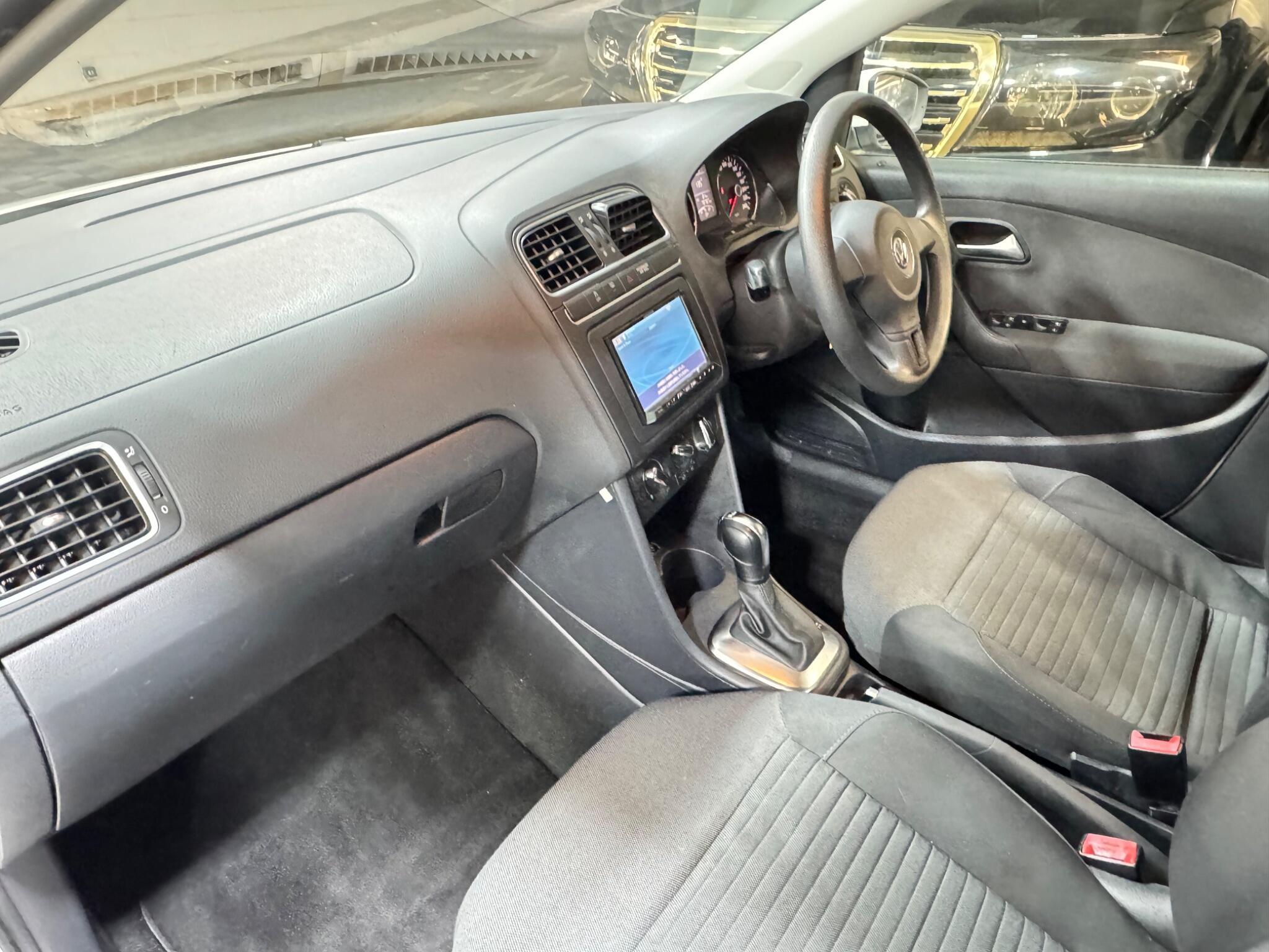 Volkswagen Polo - Image 10