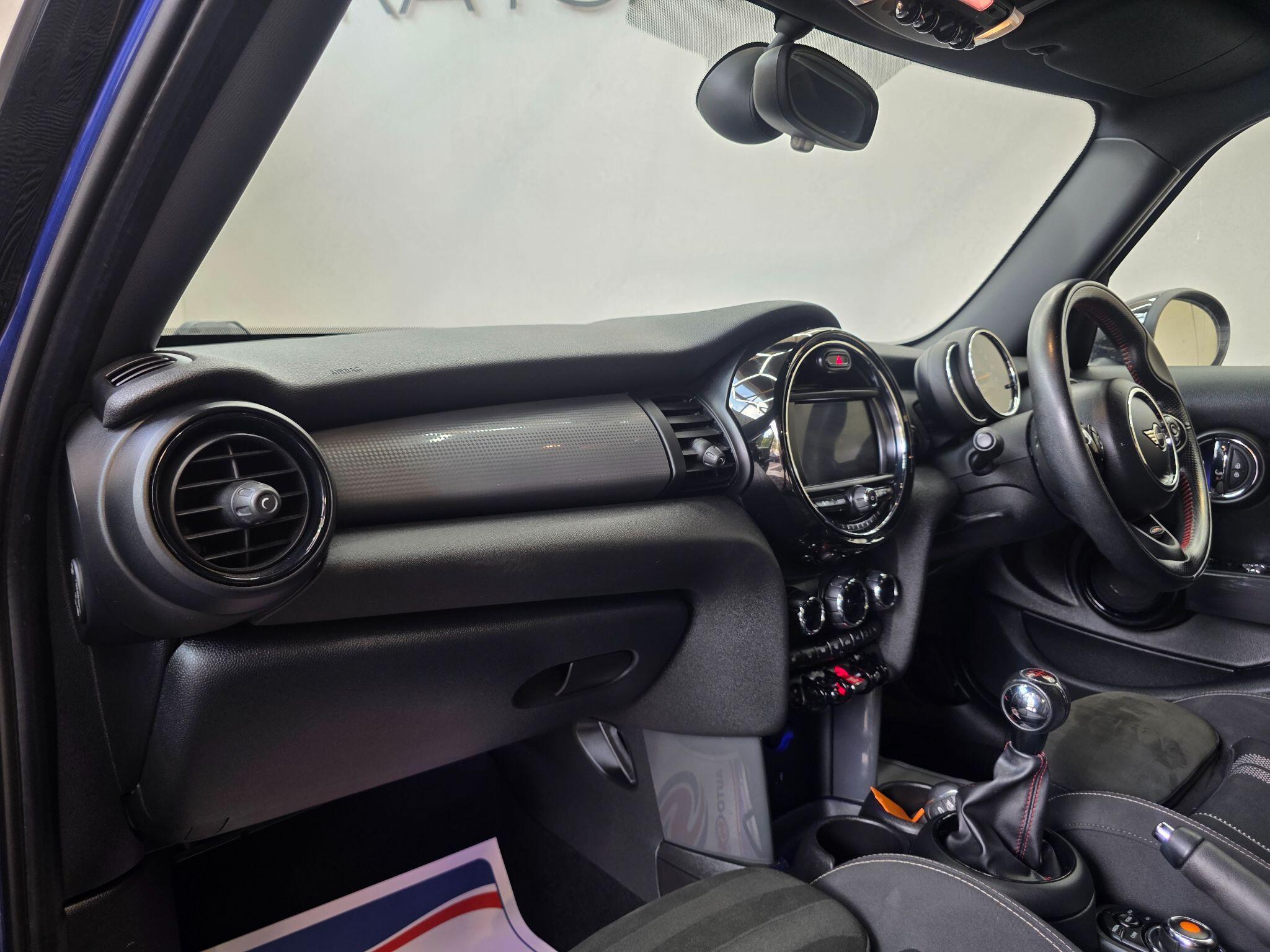 MINI Hatch - Image 16