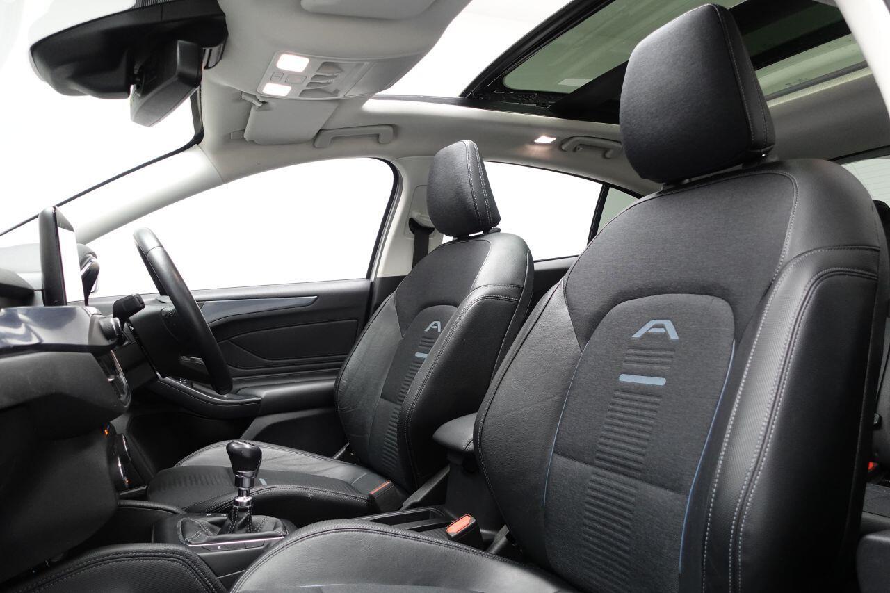 Ford Focus - Image 17