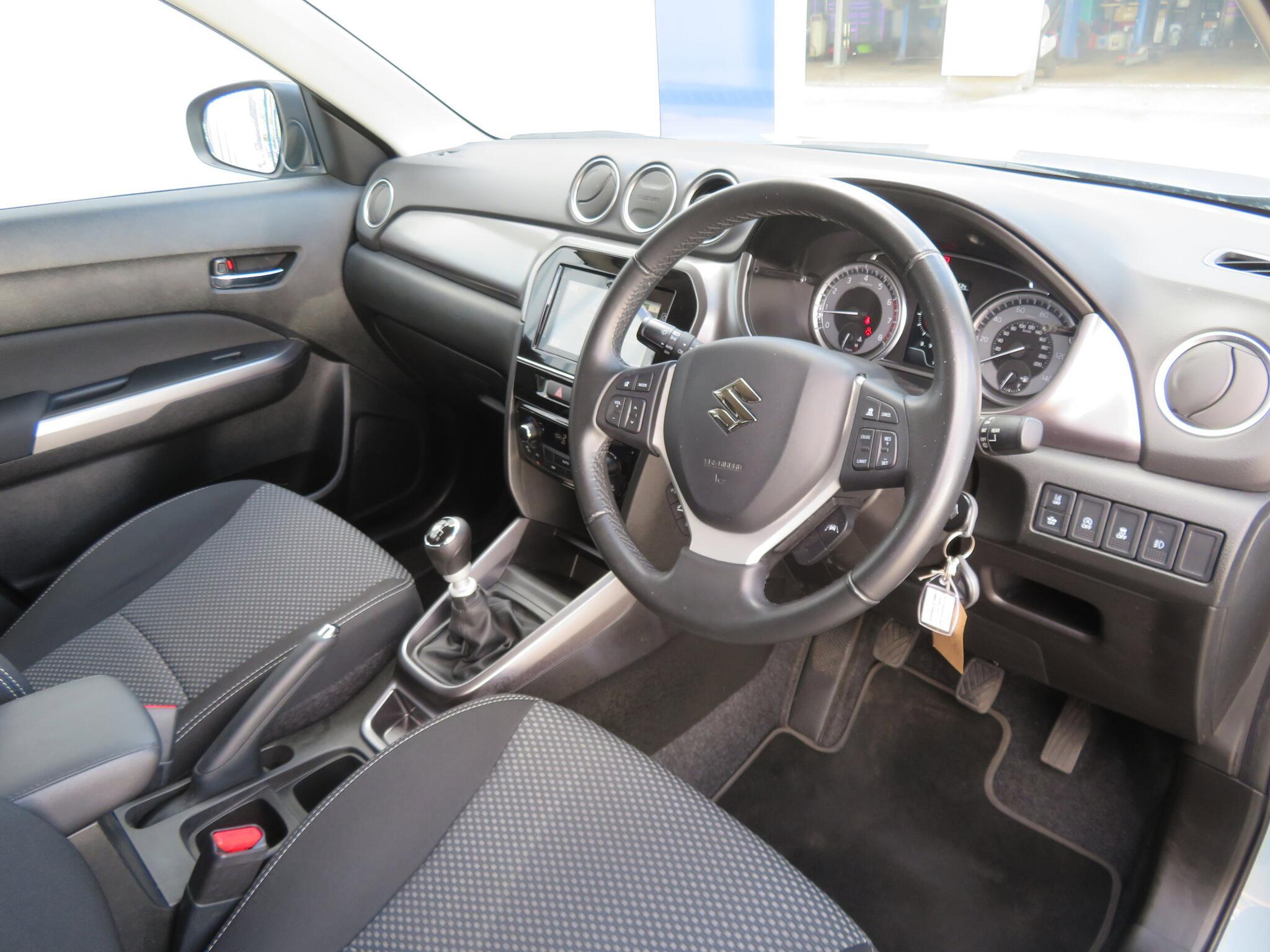 Suzuki Vitara - Image 13