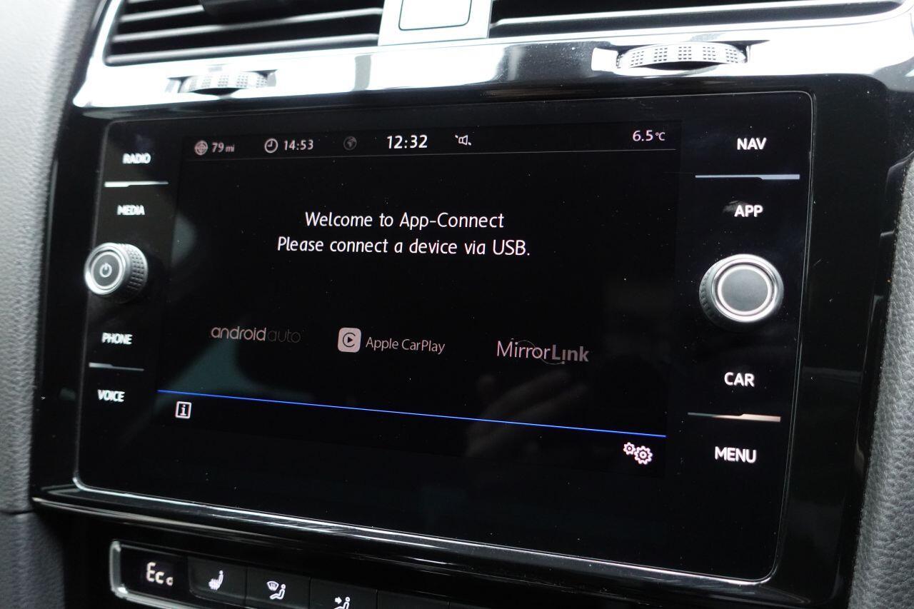 Volkswagen Golf - Image 73