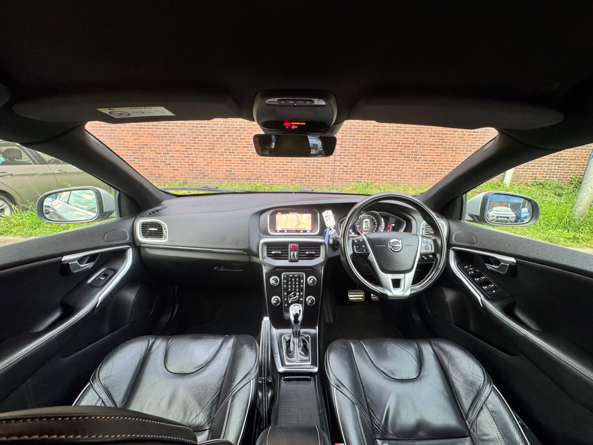 Volvo V40 - Image 3