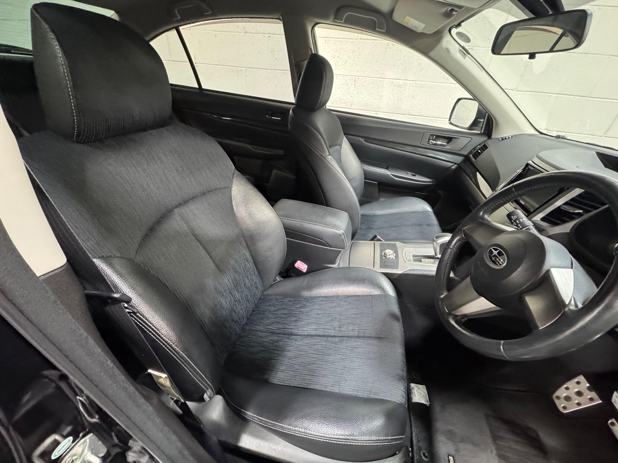 Subaru Legacy - Image 7