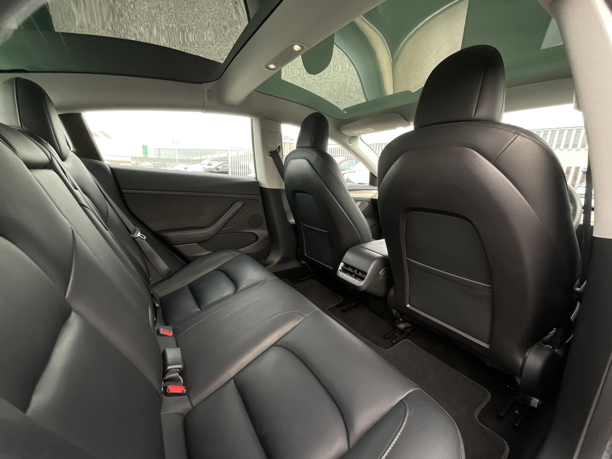 Tesla Model 3 - Image 10