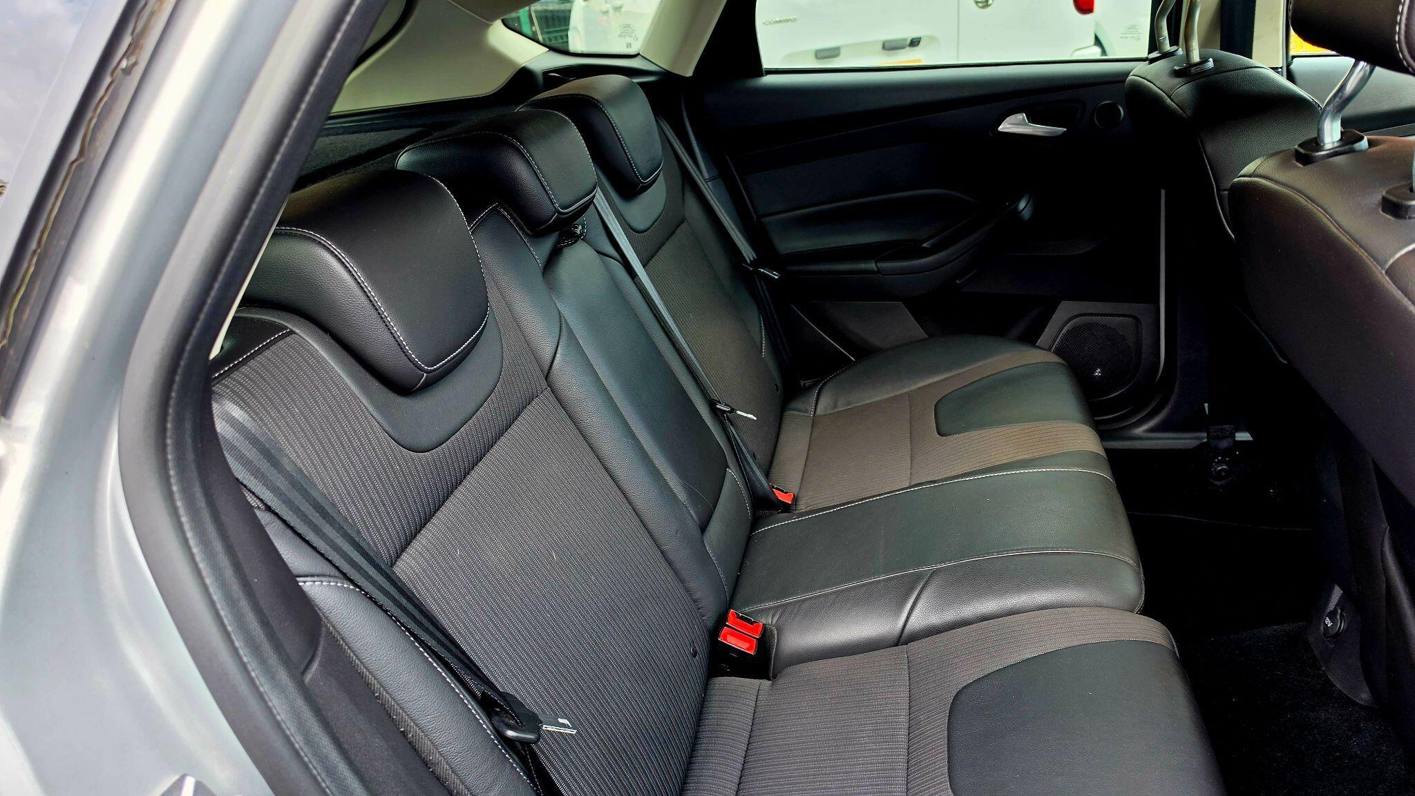 Ford Focus - Image 19