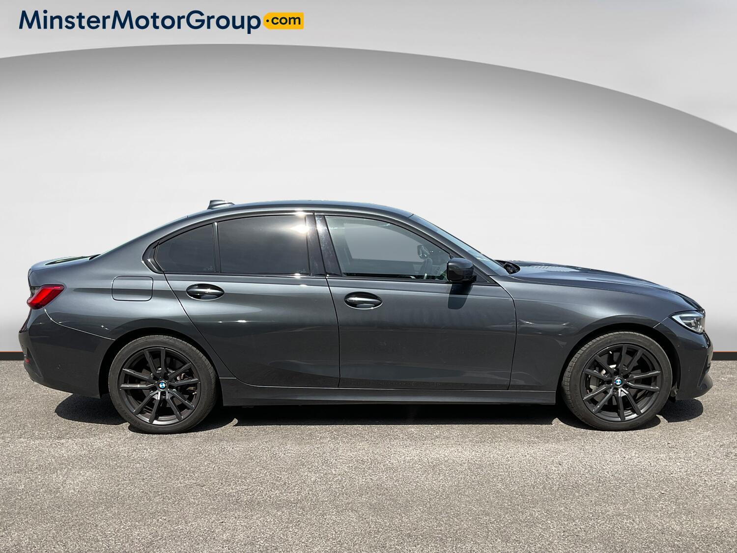 BMW 3 Series - Image 2