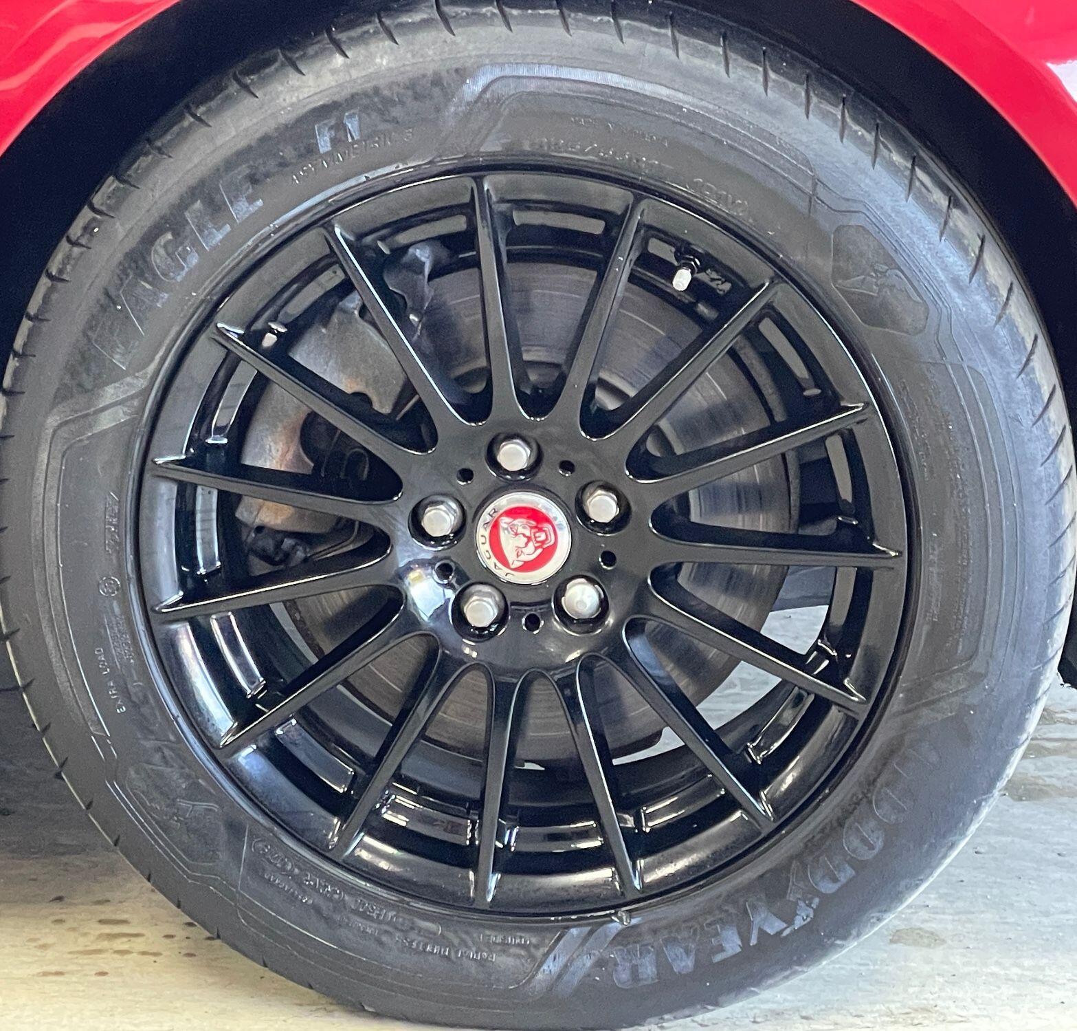 Jaguar XF - Image 14