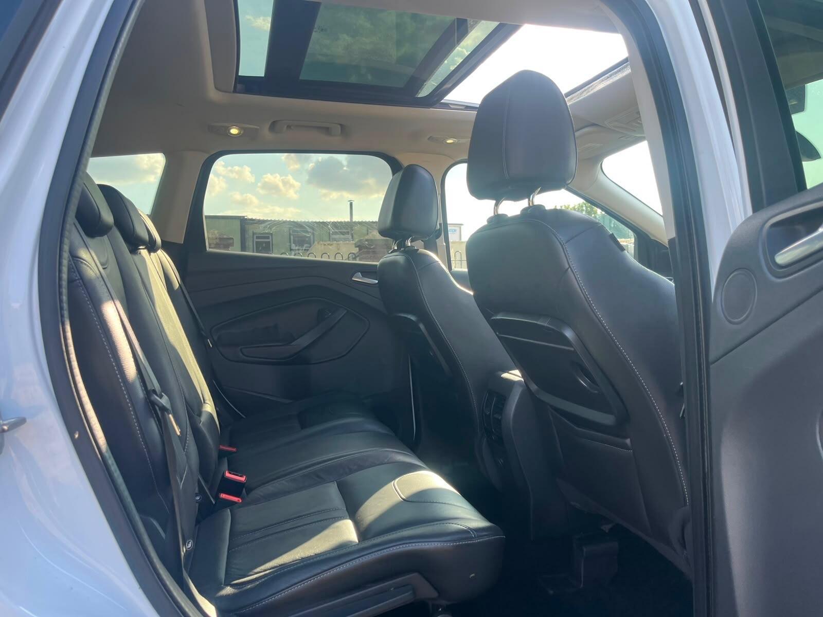 Ford Kuga - Image 12