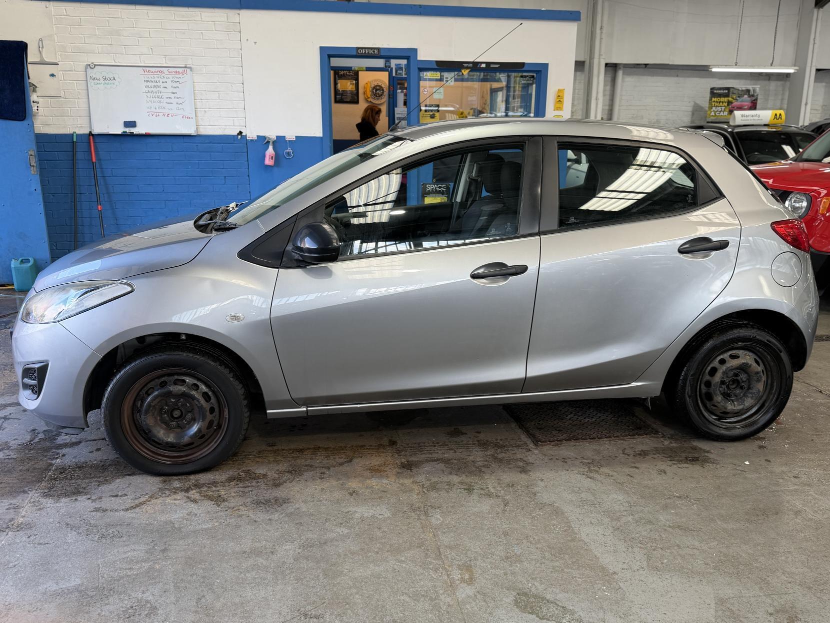 Mazda MAZDA2 - Image 5