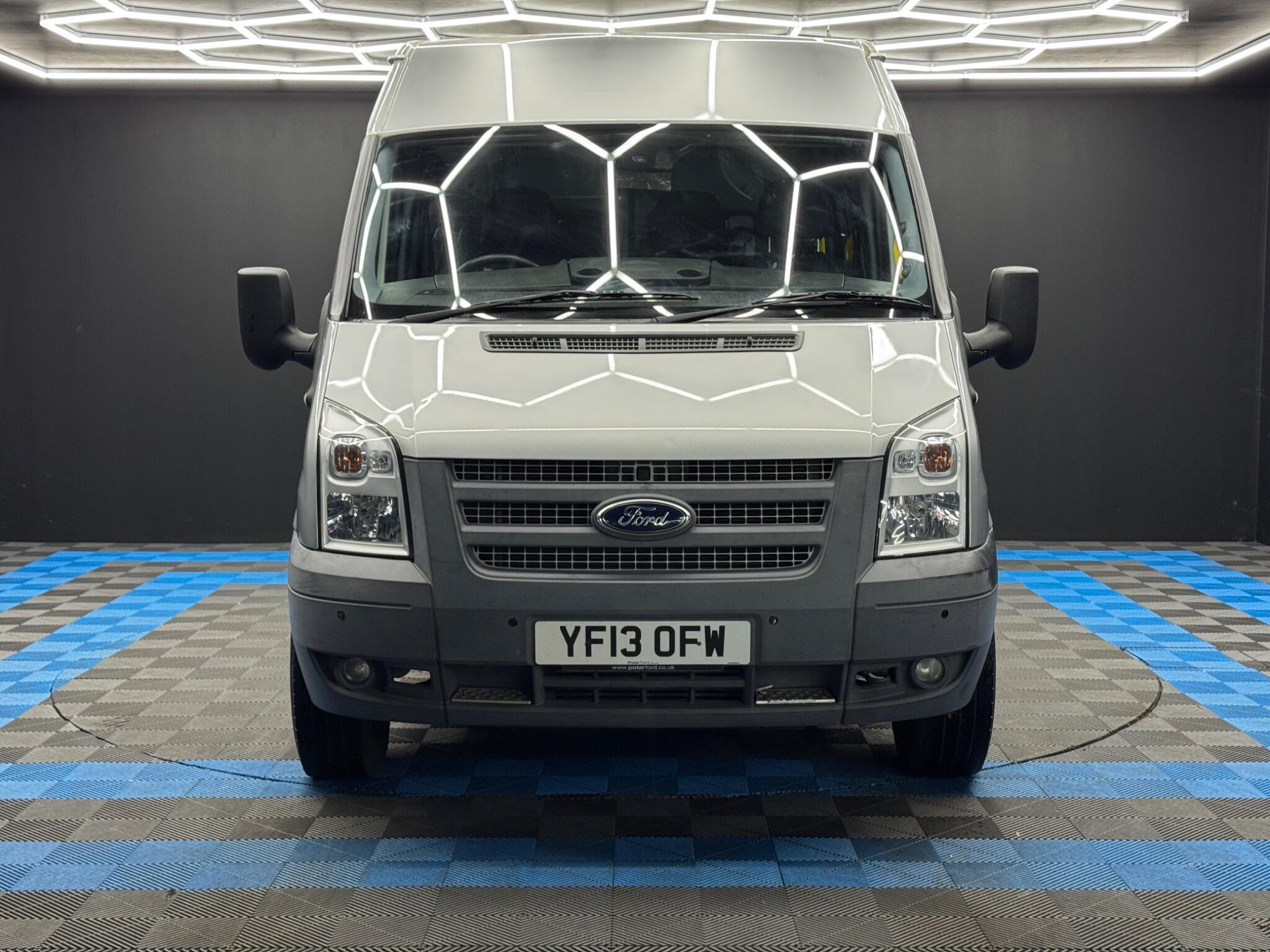 Ford Transit - Image 2