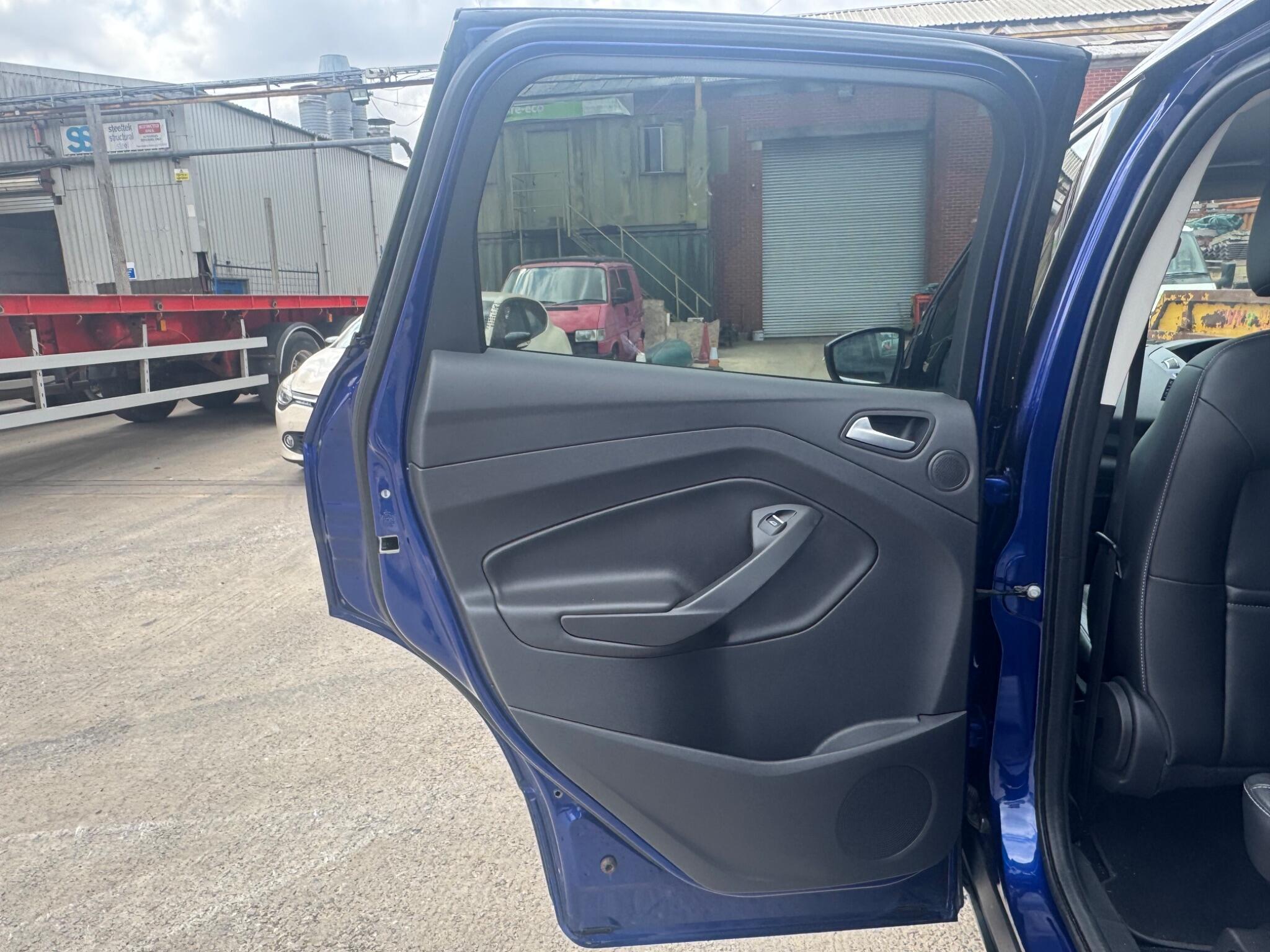 Ford Kuga - Image 16
