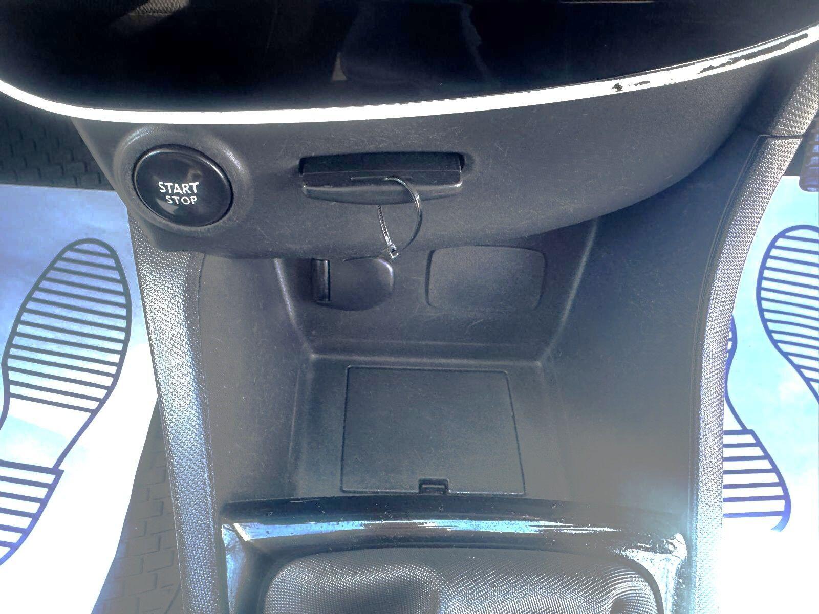 Renault Clio - Image 44