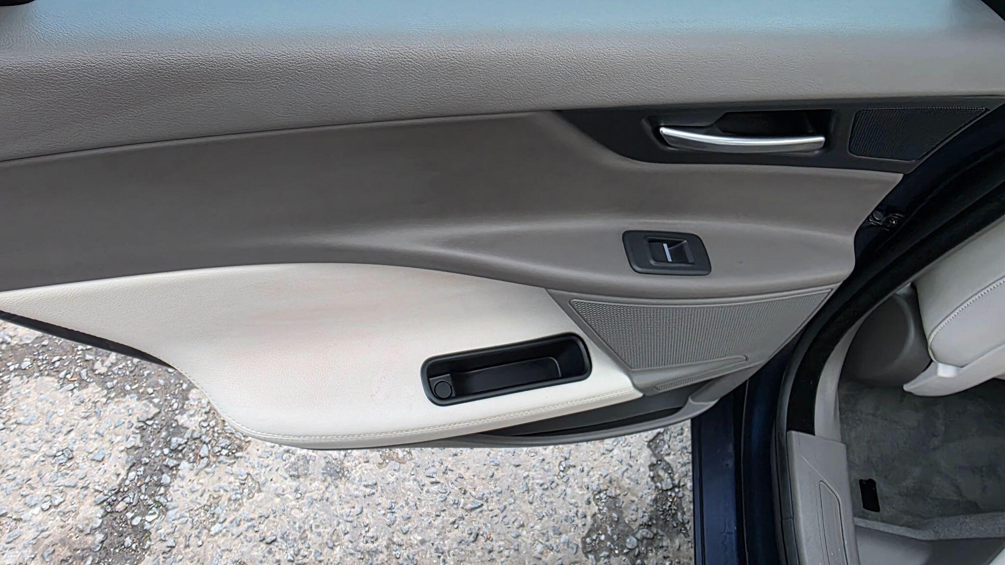 Jaguar XE - Image 36