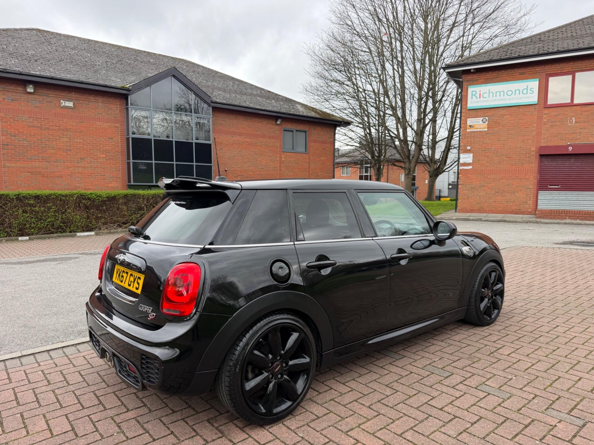 MINI Hatch - Image 23