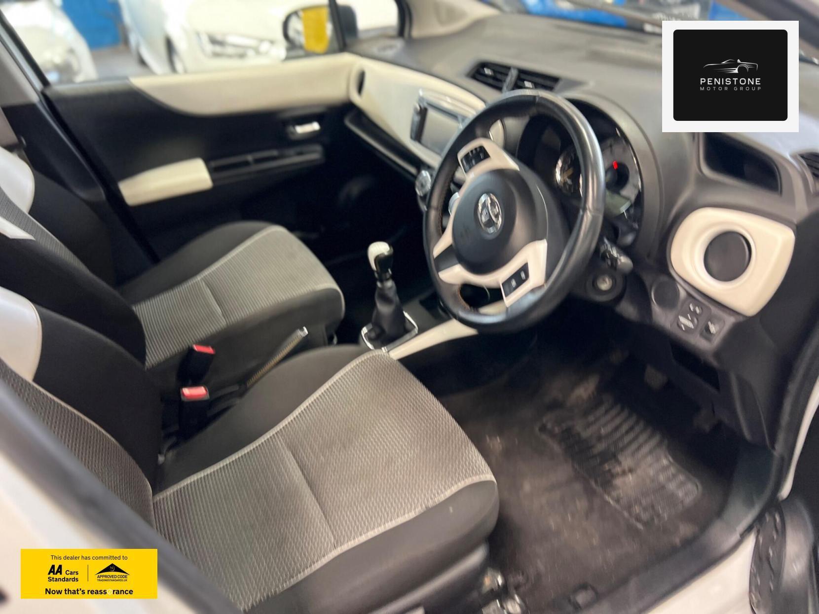 Toyota Yaris - Image 20