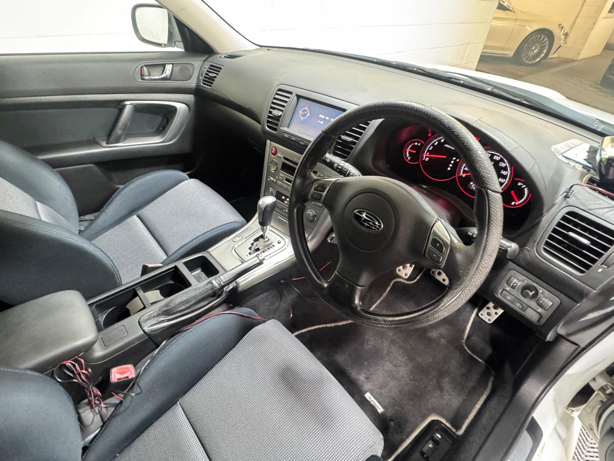 Subaru Legacy - Image 9