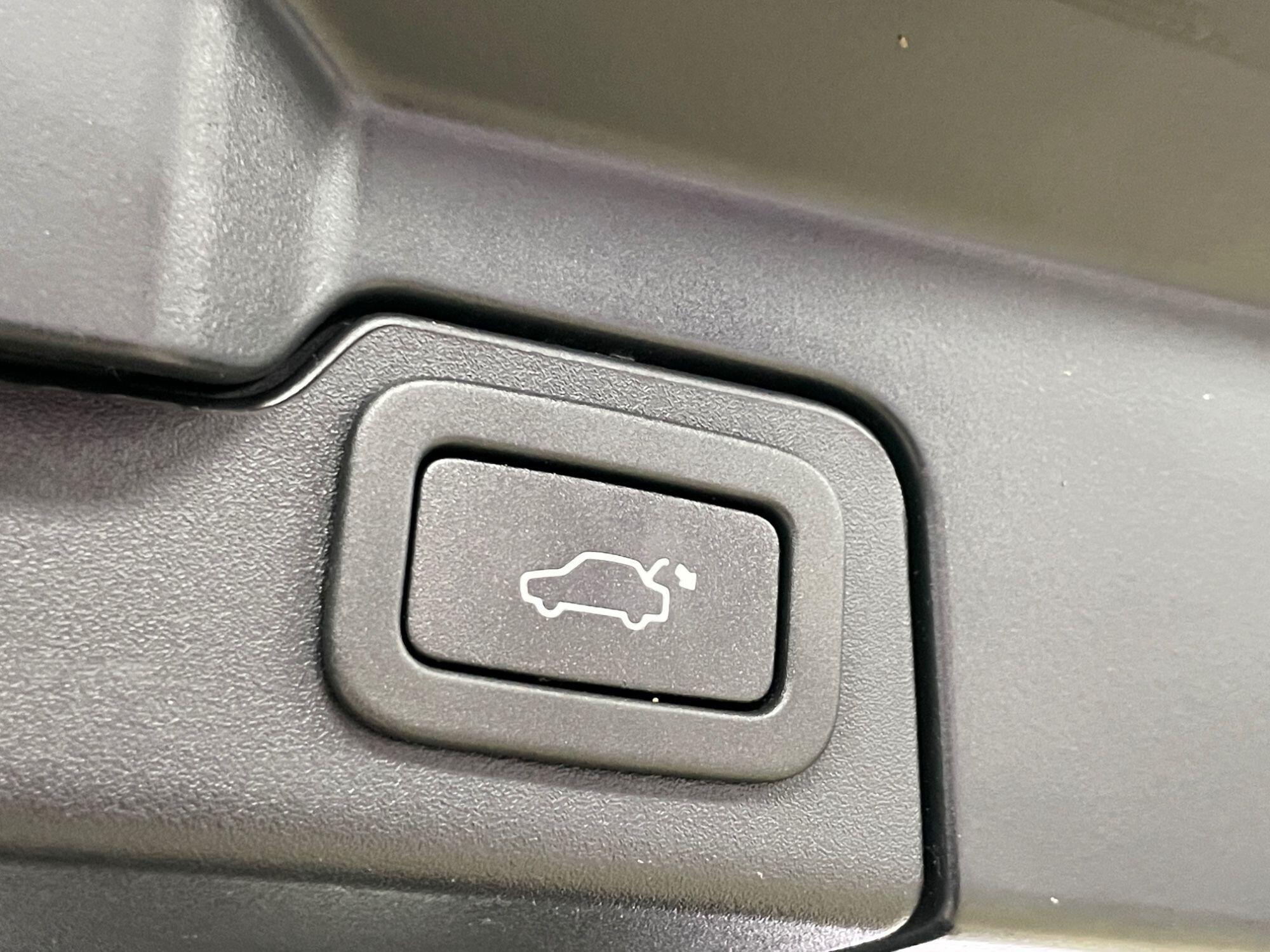 Land Rover Range Rover Evoque - Image 19