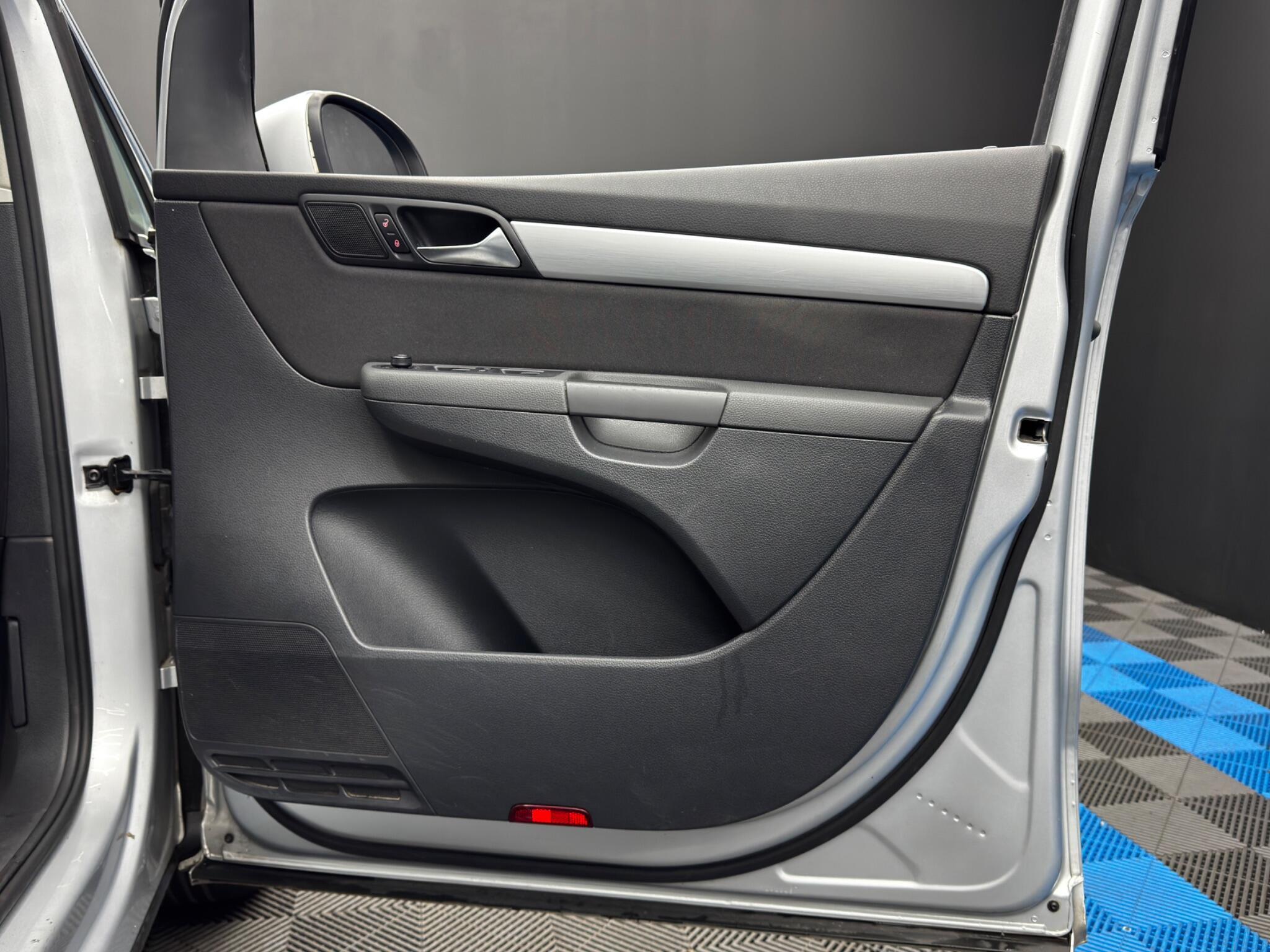 Volkswagen Sharan - Image 37