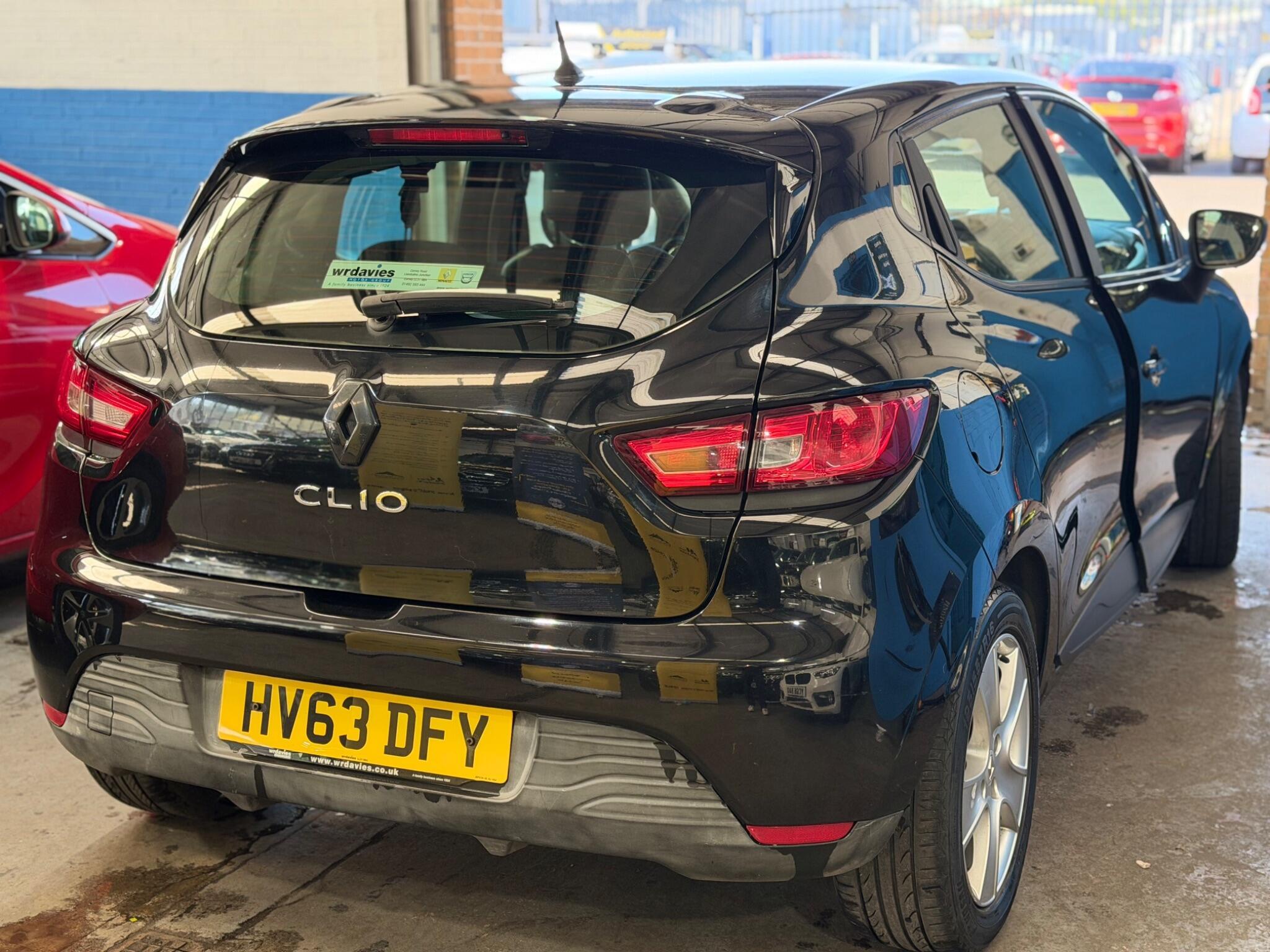 Renault Clio - Image 9