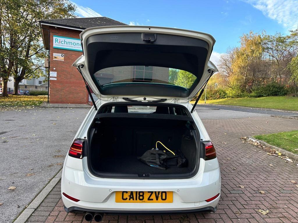 Volkswagen Golf - Image 19
