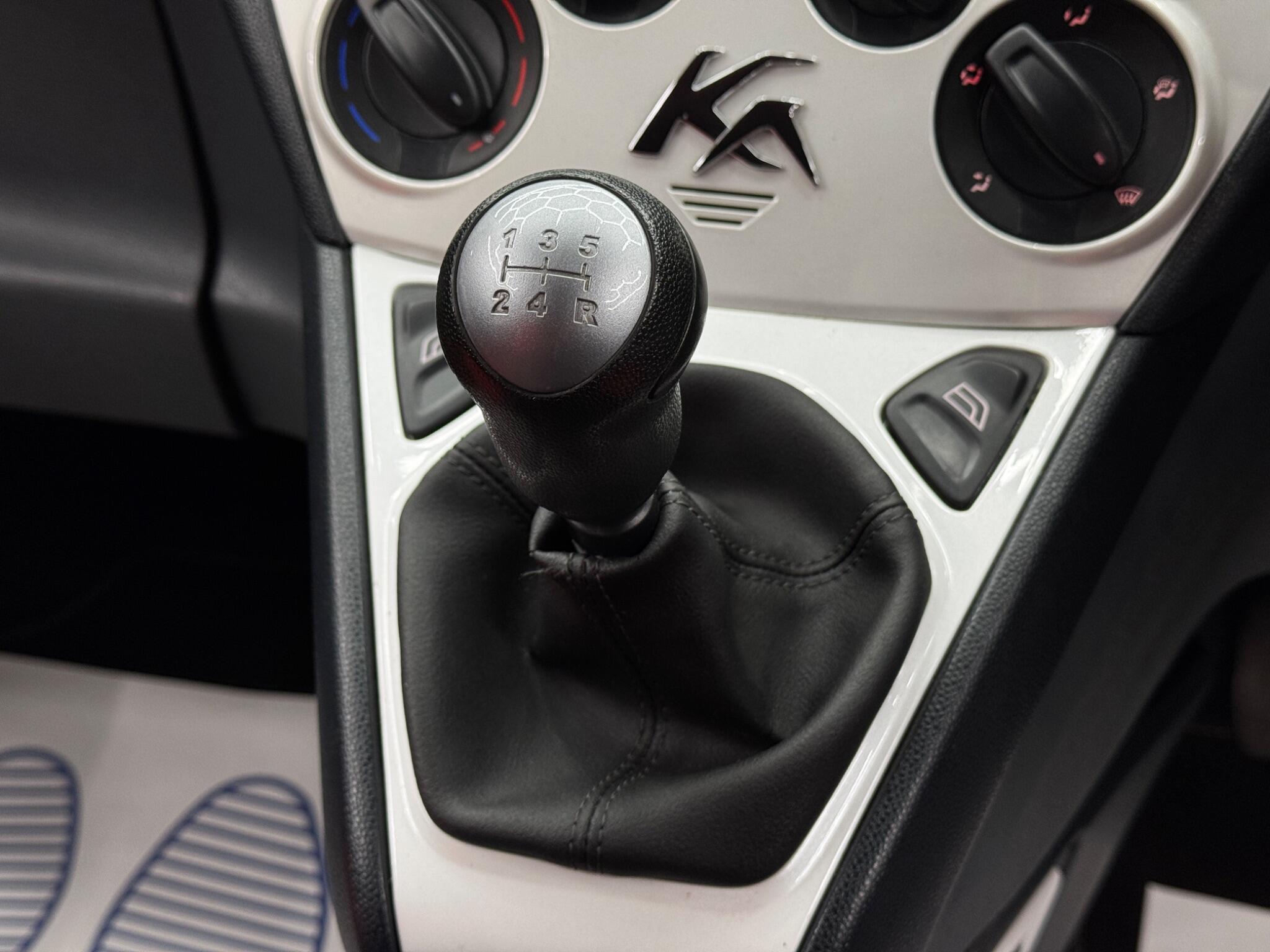 Ford KA - Image 22
