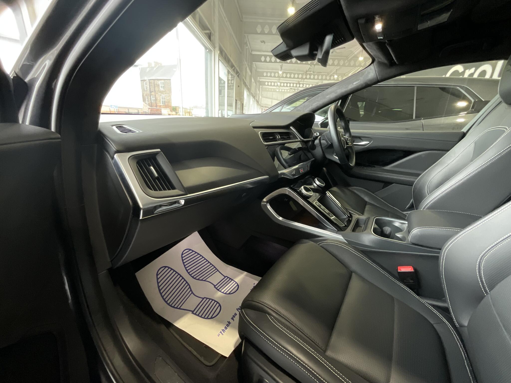 Jaguar I-Pace - Image 18