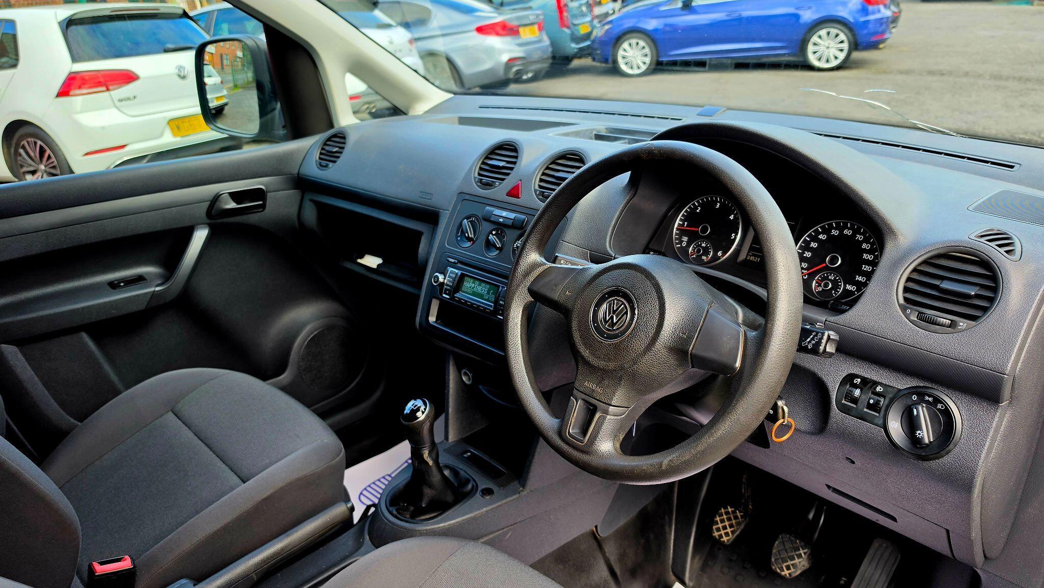Volkswagen Caddy - Image 11