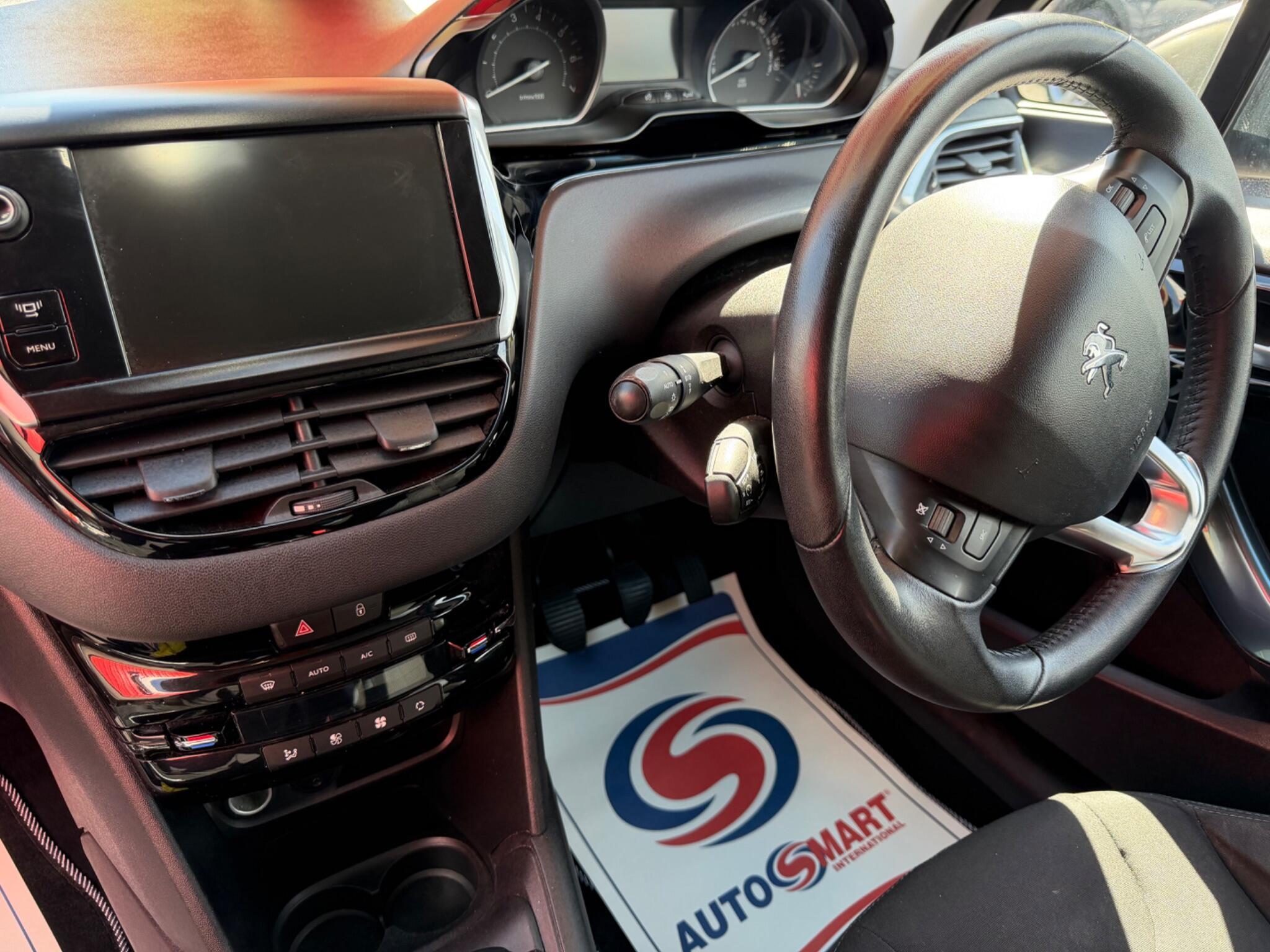 Peugeot 208 - Image 12