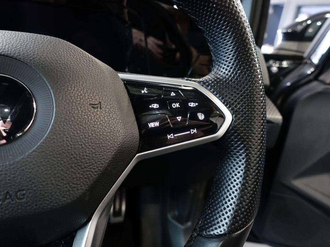 Volkswagen Golf - Image 13