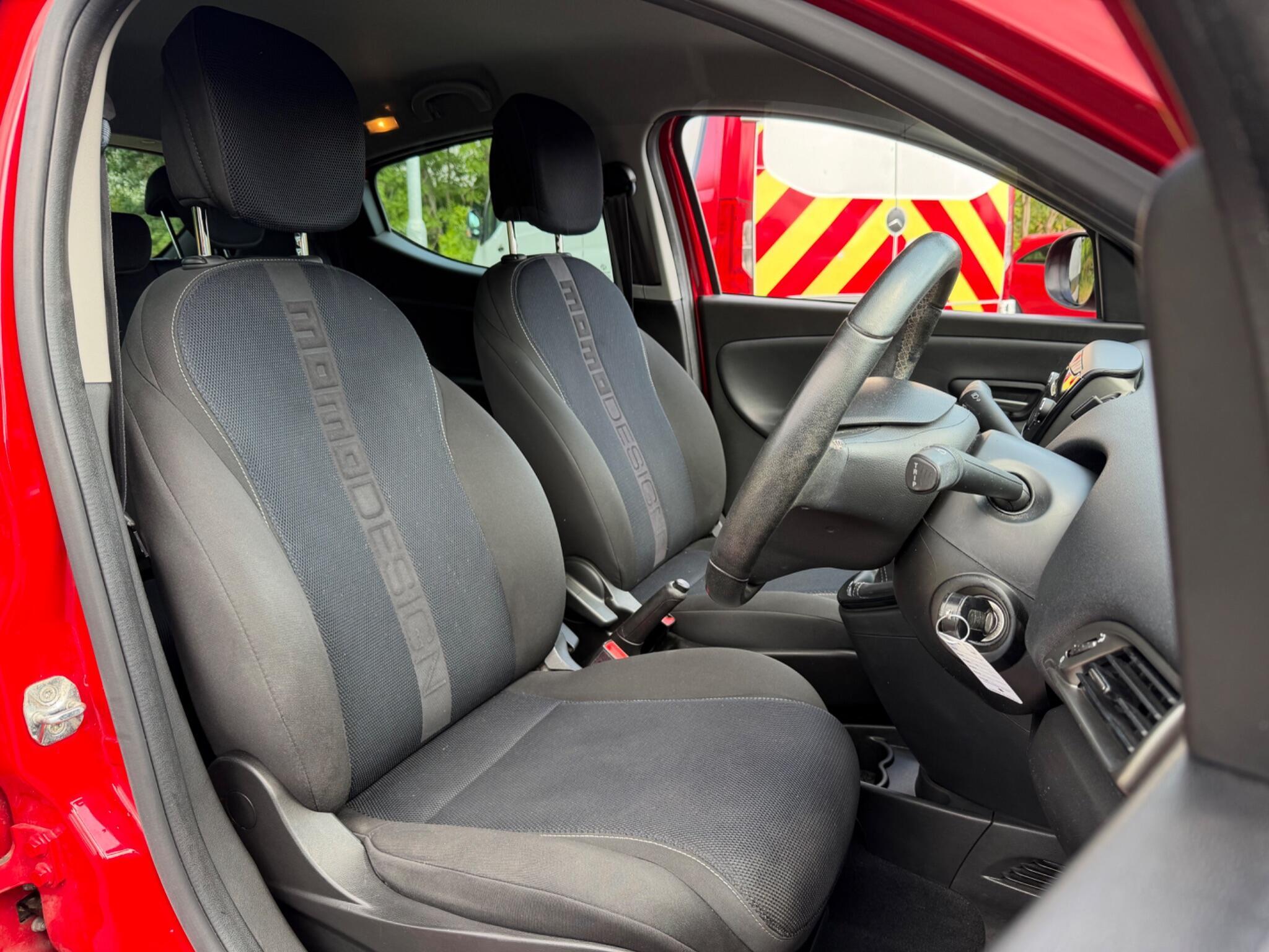 Chrysler Ypsilon - Image 7
