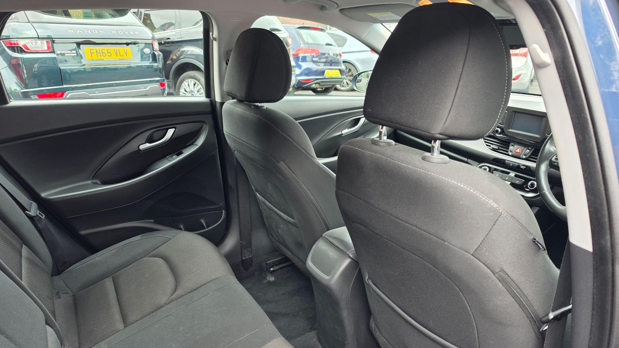 Hyundai i30 - Image 18