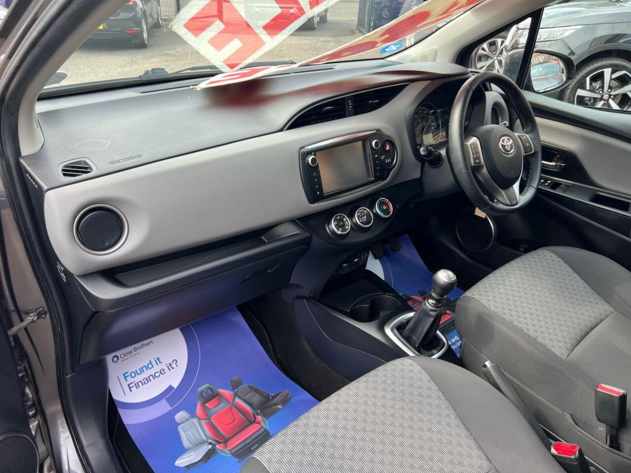 Toyota Yaris - Image 16