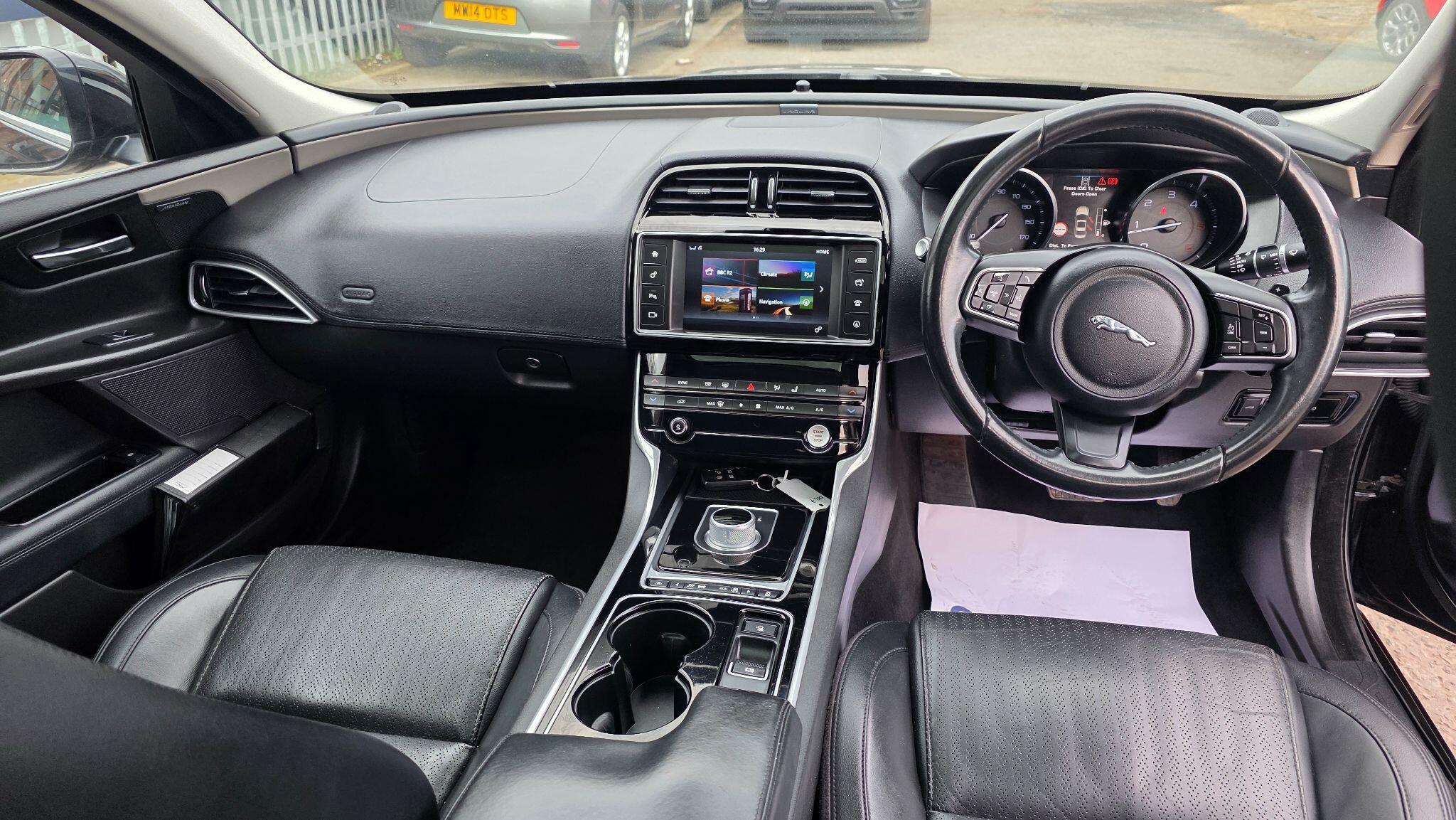 Jaguar XE - Image 30