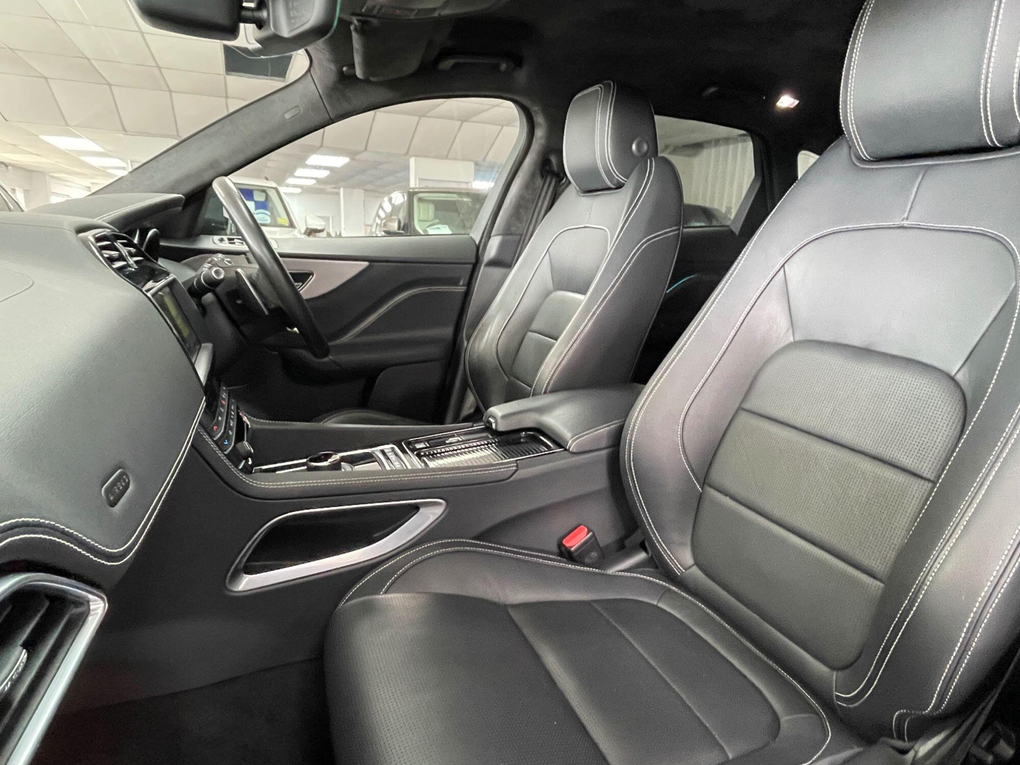Jaguar F-Pace - Image 34
