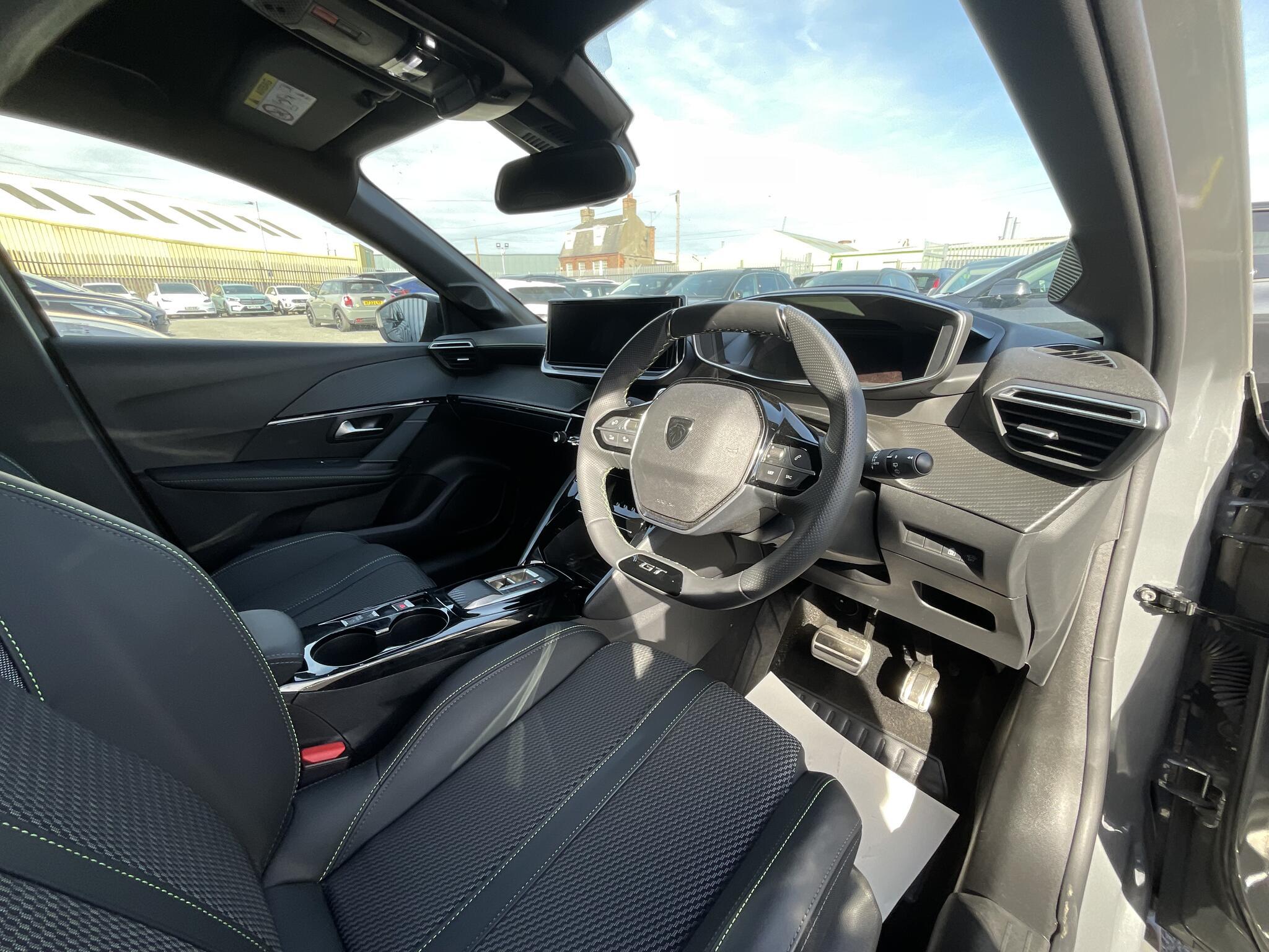 Peugeot 208 - Image 7