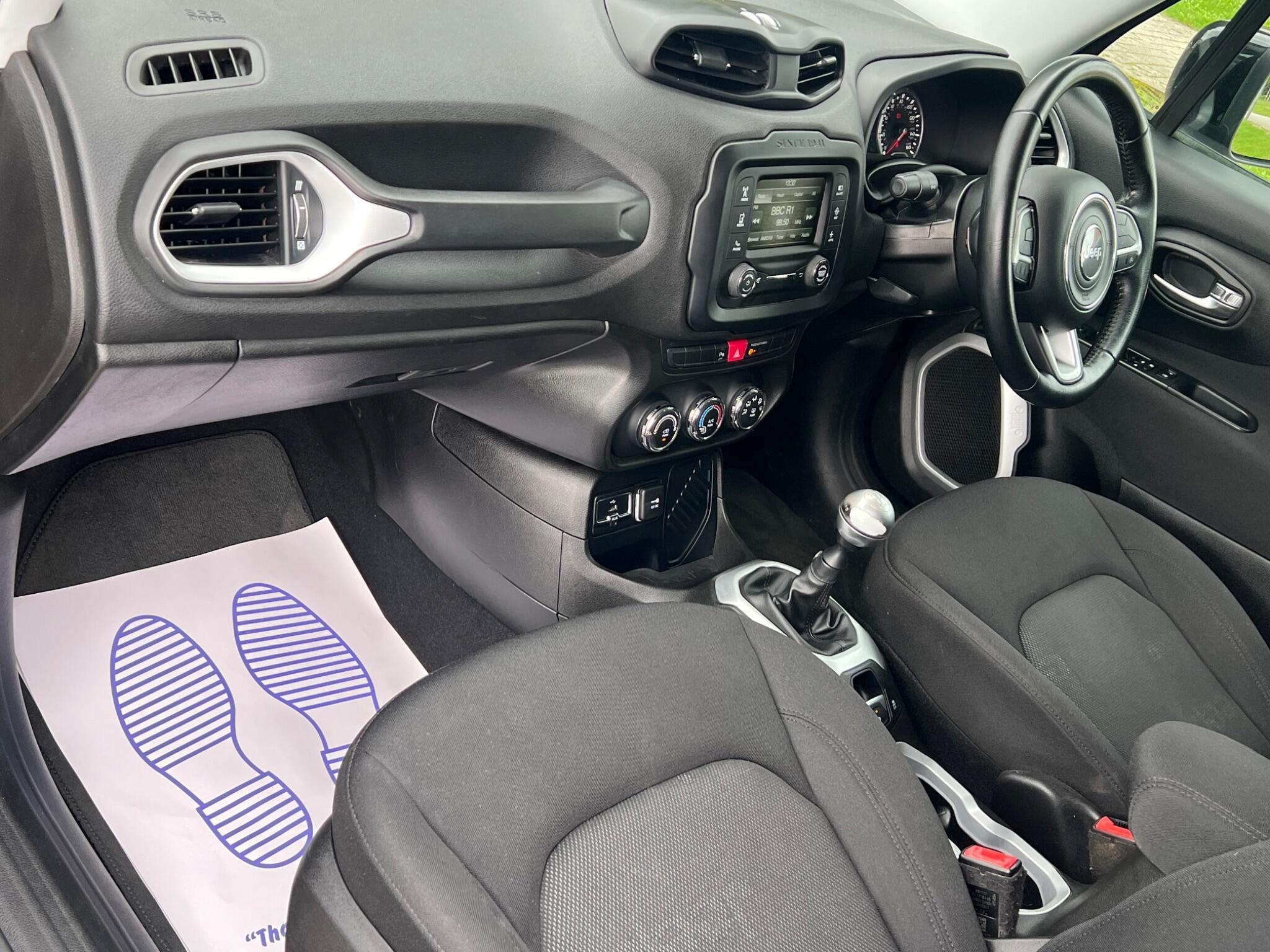 Jeep Renegade - Image 12