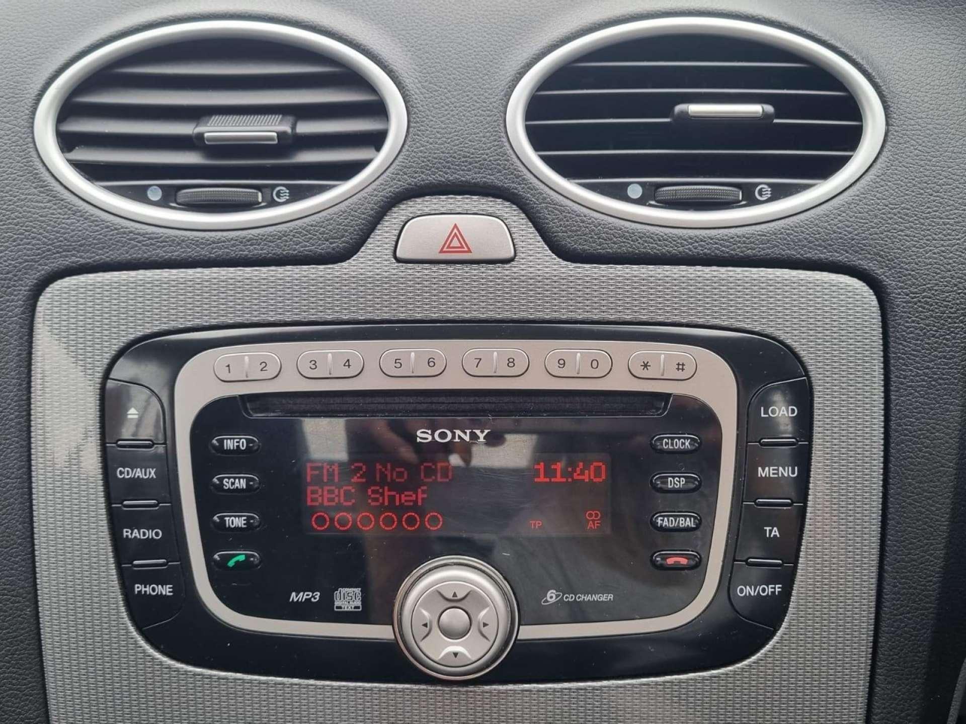 Ford Focus - Image 24